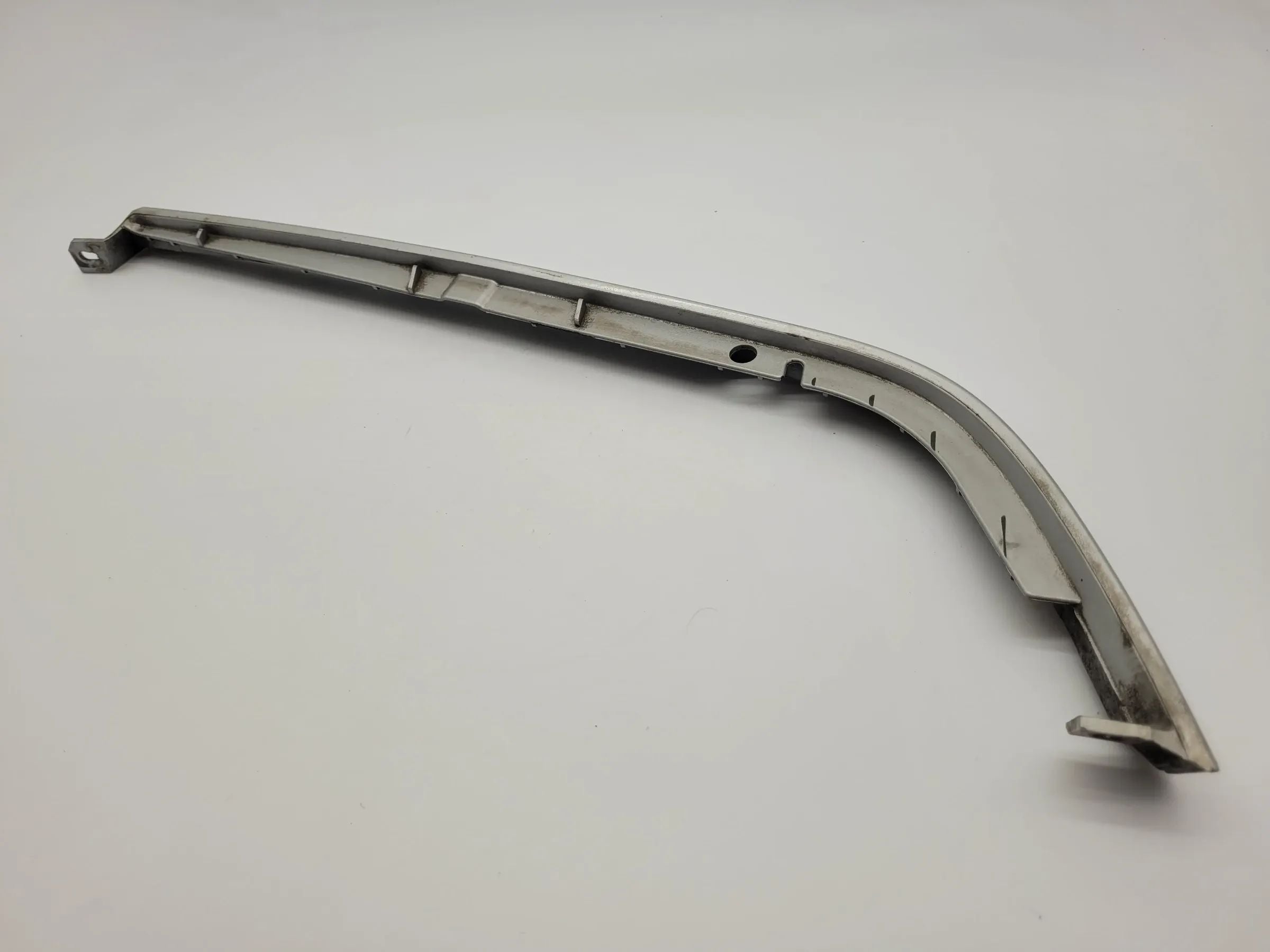 Original Mercedes-Benz C-Klasse (W202) Scheinwerfer Leiste/Blende R. A2028260877