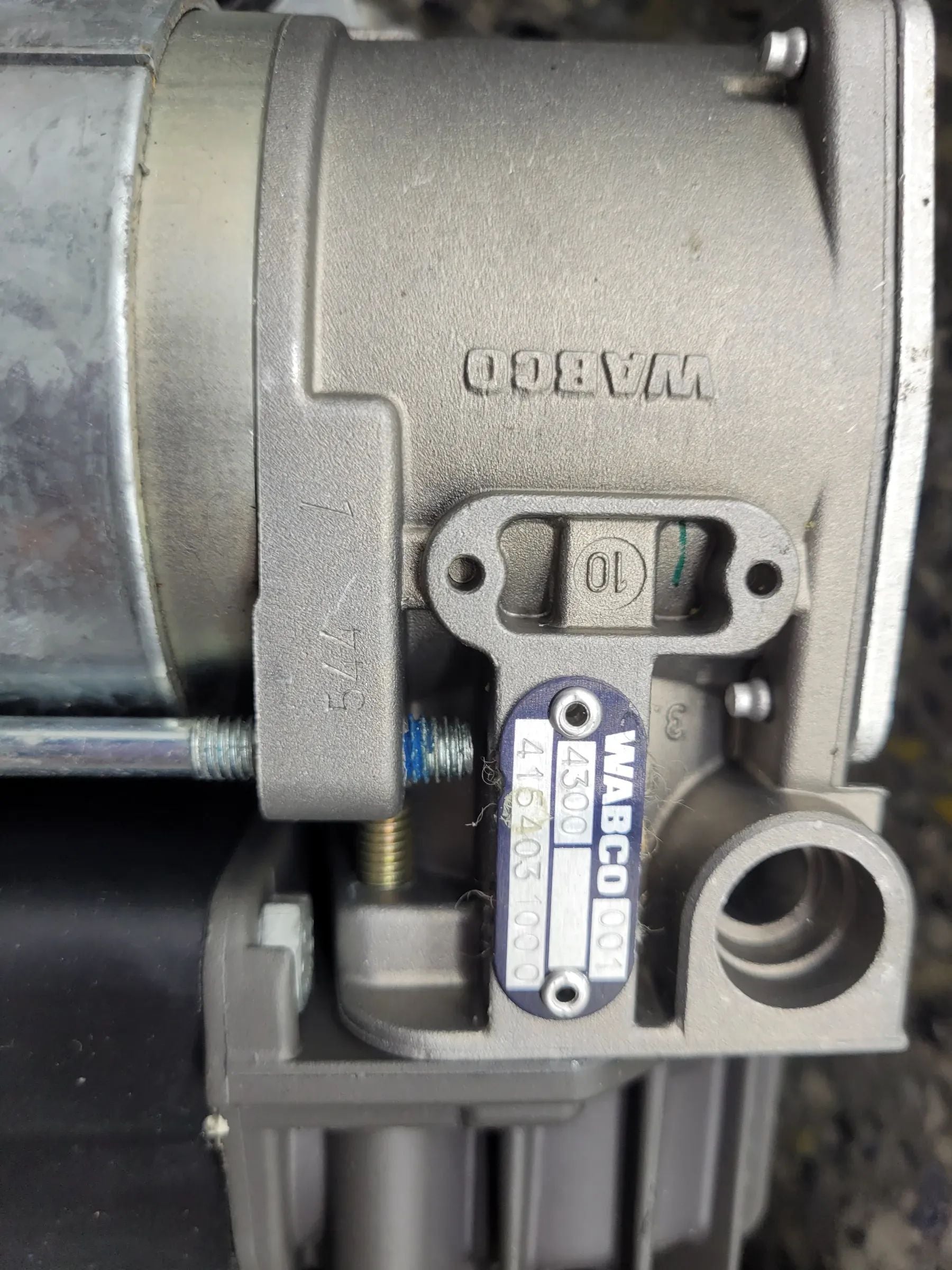 Original BMW X5 (E53) Kompressor Niveauregulierung 37.22-1092349