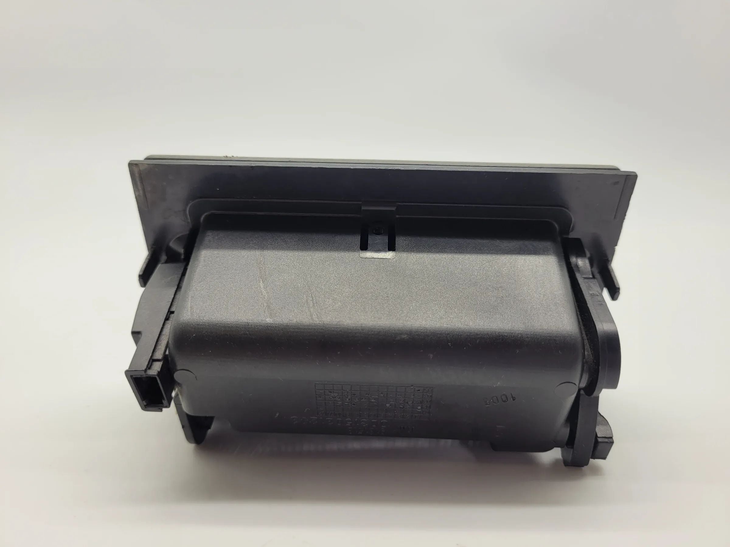 Original Opel Vectra C / Signum (Z03/Z02) Aschenbecher Front 9181518