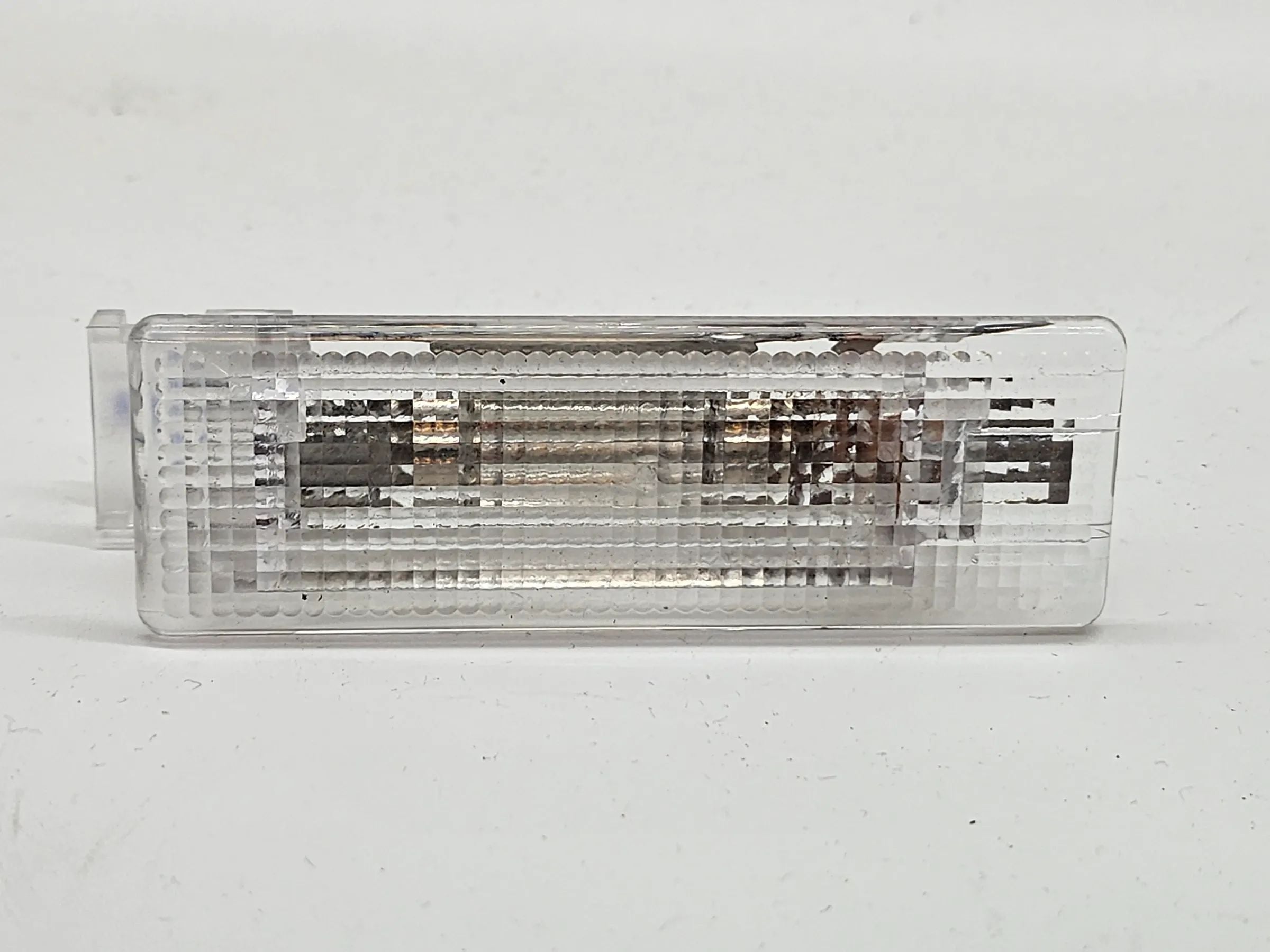 original VW Innenraumleuchte Kofferraumleuchte 7L6947101