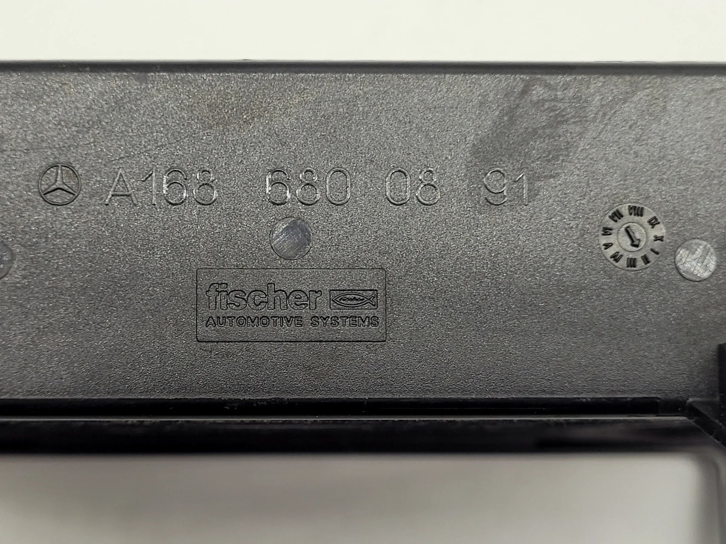Original Mercedes-Benz A-Klasse (W168) Ablage Fach Radioblende A1686800891