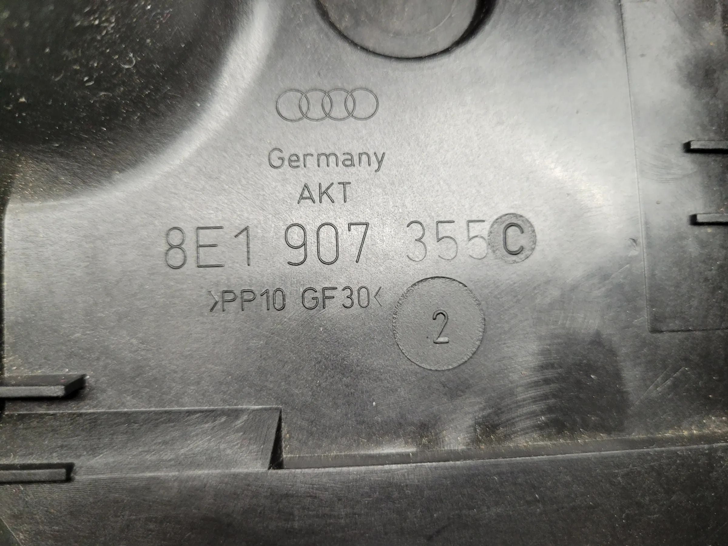 Original Audi A4 (8E/B6/B7) Abdeckung Motorsteuergerät 8E1907355C