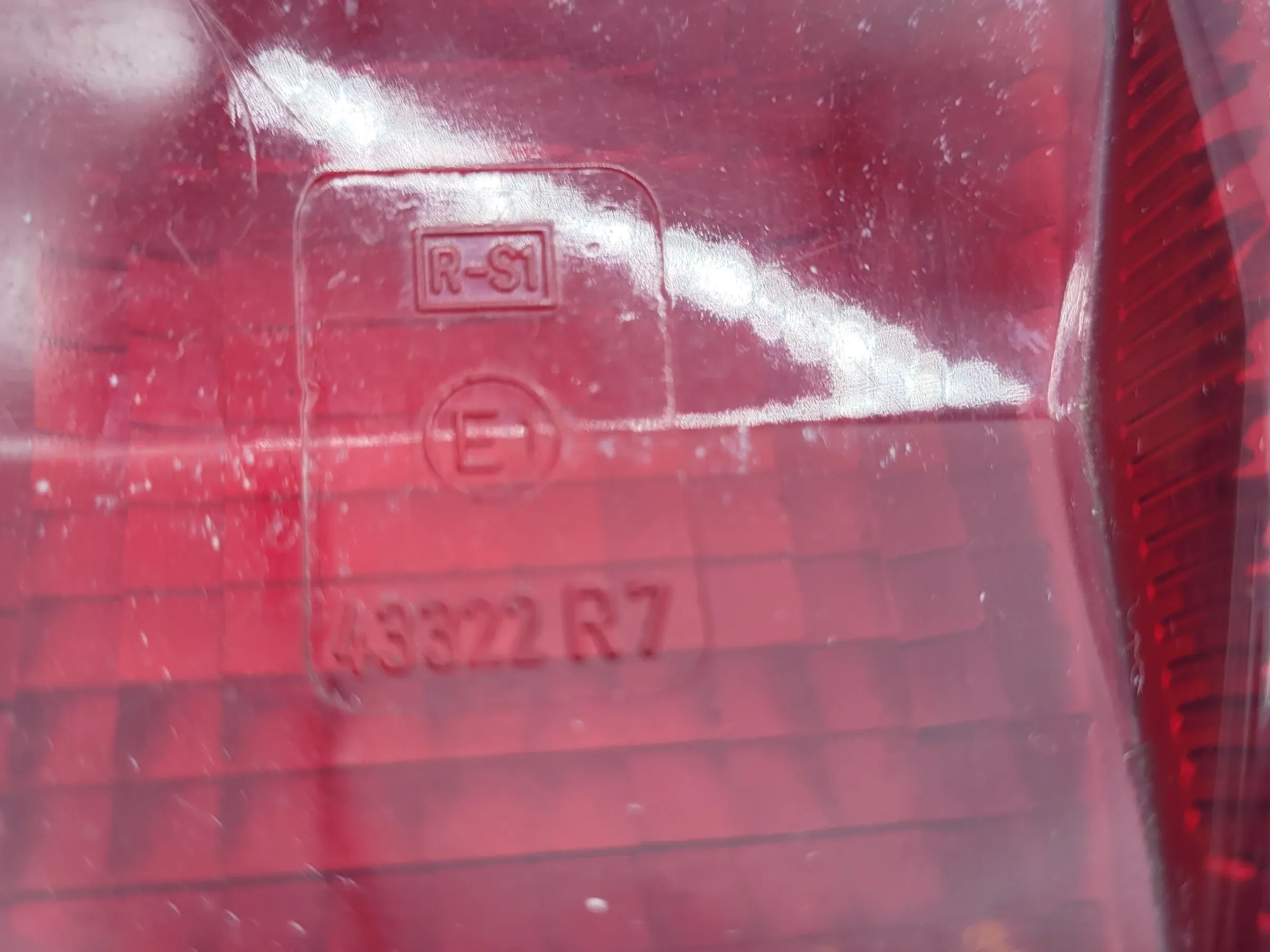 Original Mercedes-Benz T1 (601/611) Blende Rück- & Bremsleuchte Hinten 43322