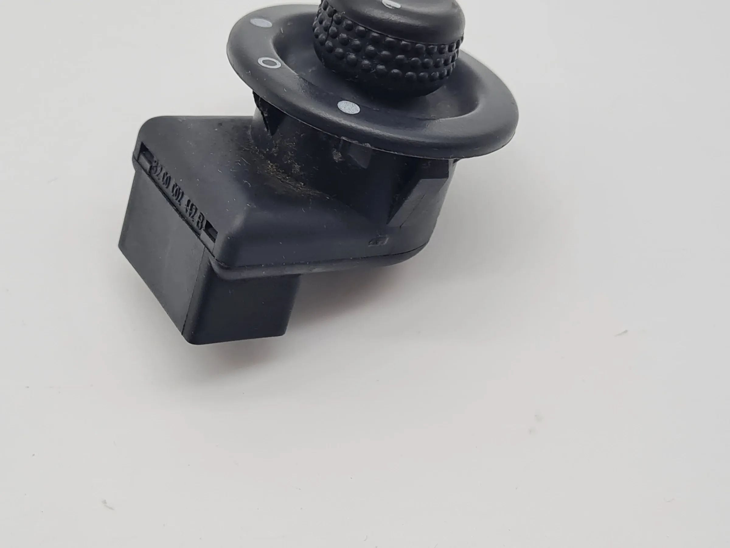 Original Renault Twingo II (CN0) Schalter Spiegelverstellung 8200002442B