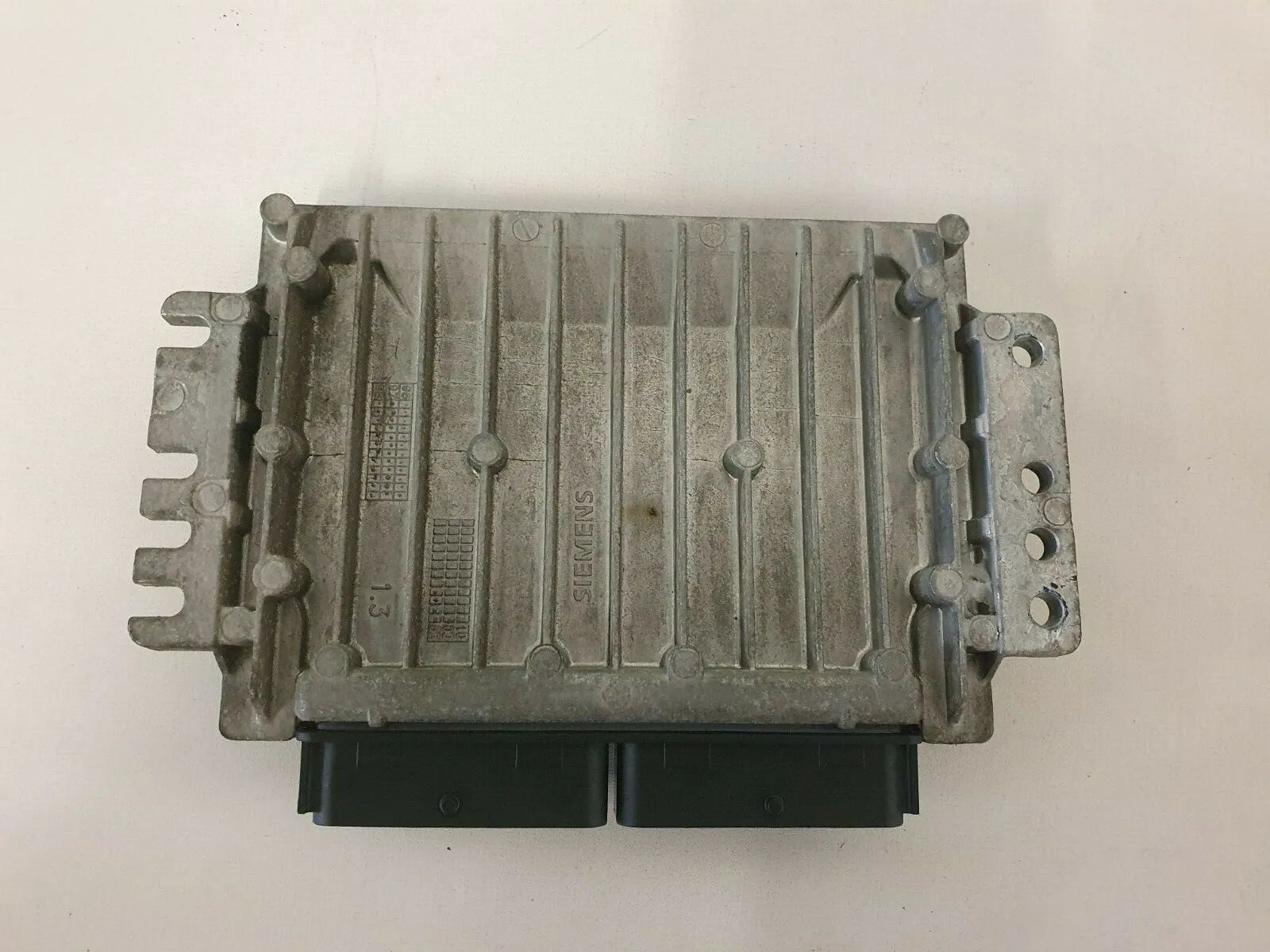 Boîtier électronique d'origine calculateur moteur 7700115205 Renault Twingo 1.2 C06 Mod. 99
