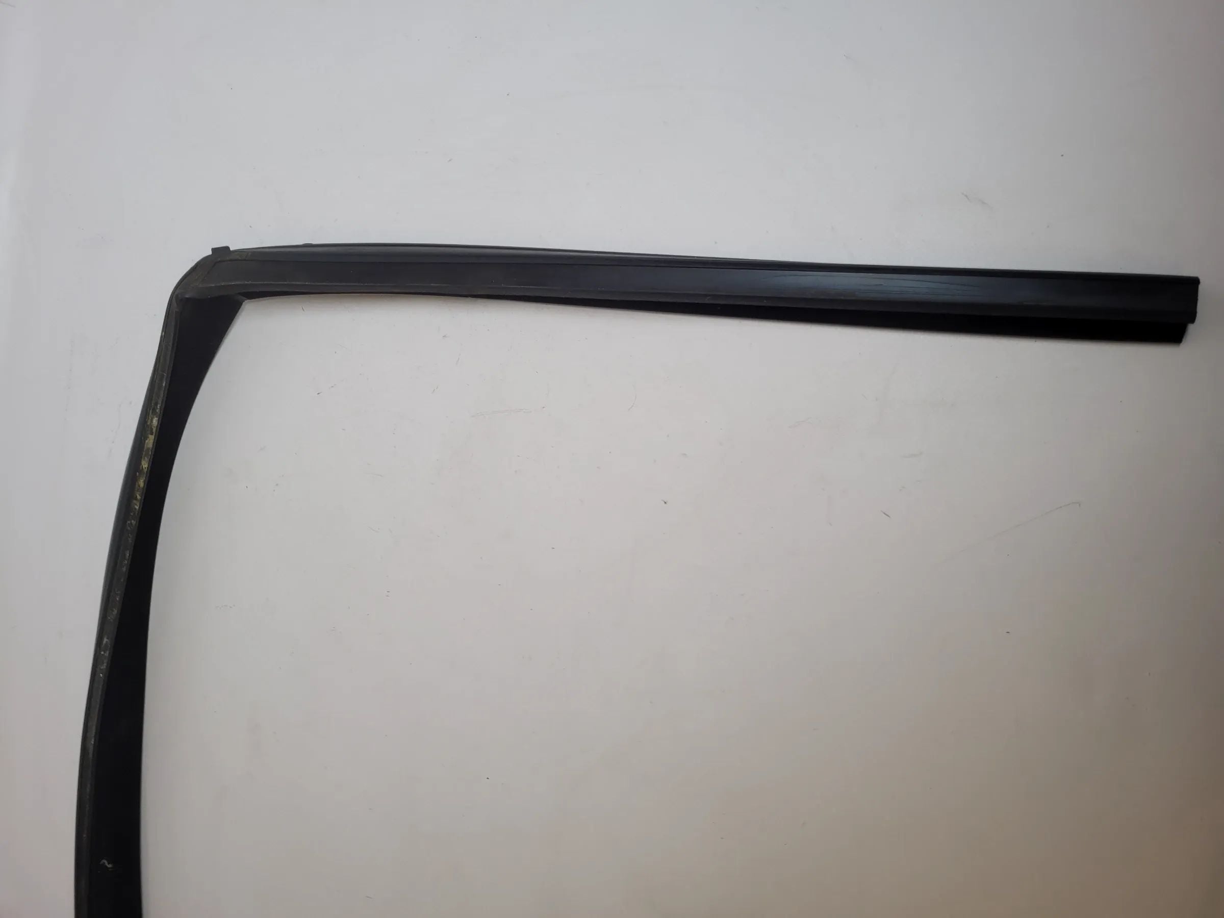 BMW 5er Touring E61 Fensterführung Dichtung Gummi Vorne Rechts Original