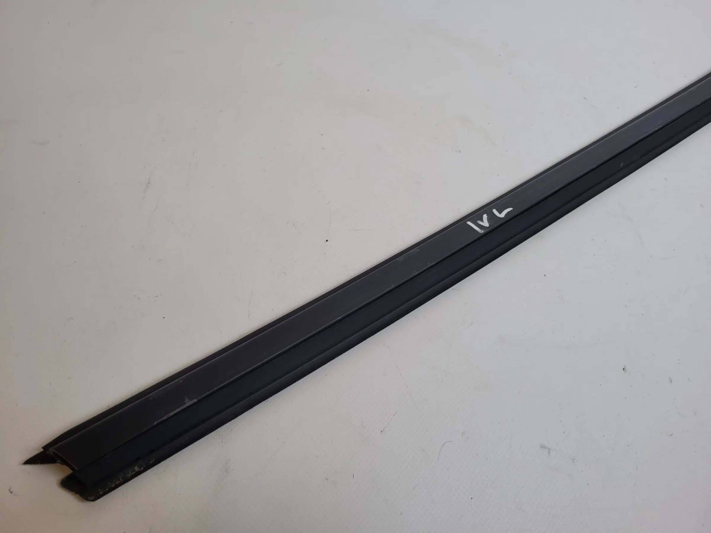 BMW 3er Touring E91 Schachtleiste Dichtung 1 Vorne Links Innen 17033 Original