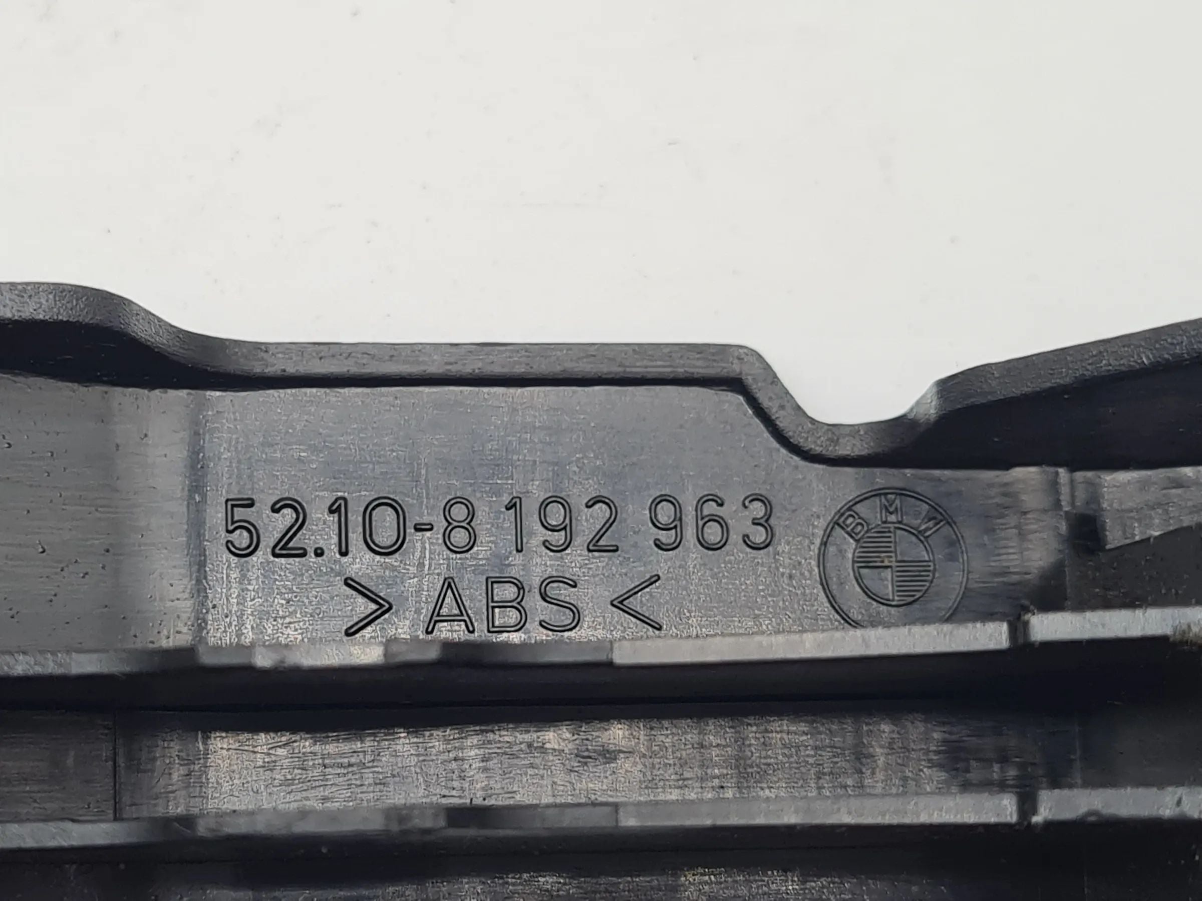 BMW 7er E38 Abdeckung Vordersitzschiene Links 52.10-8192963, Original