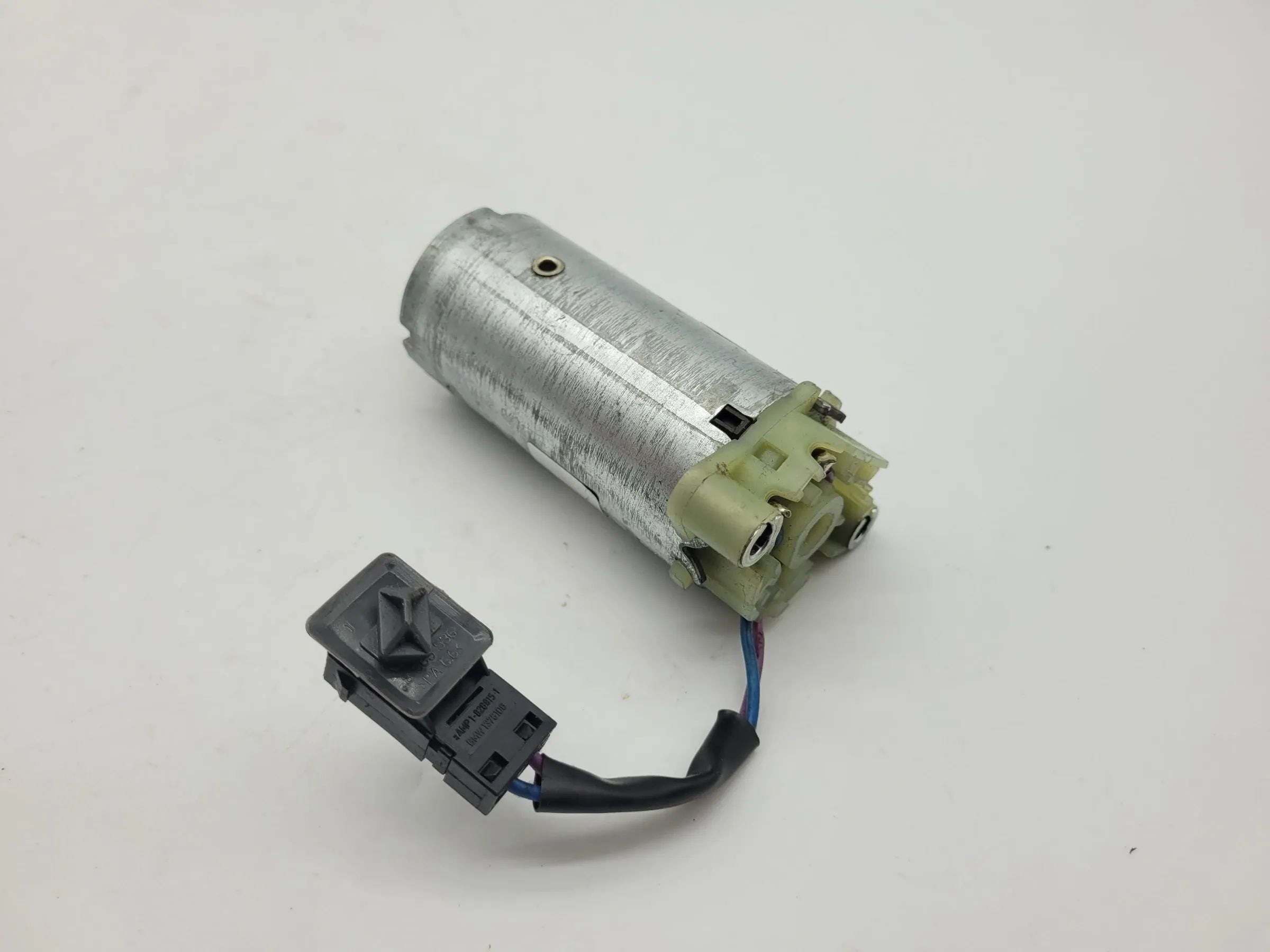 BMW 7er E38 Stellmotor Sitzverstellung 0130002460 Original
