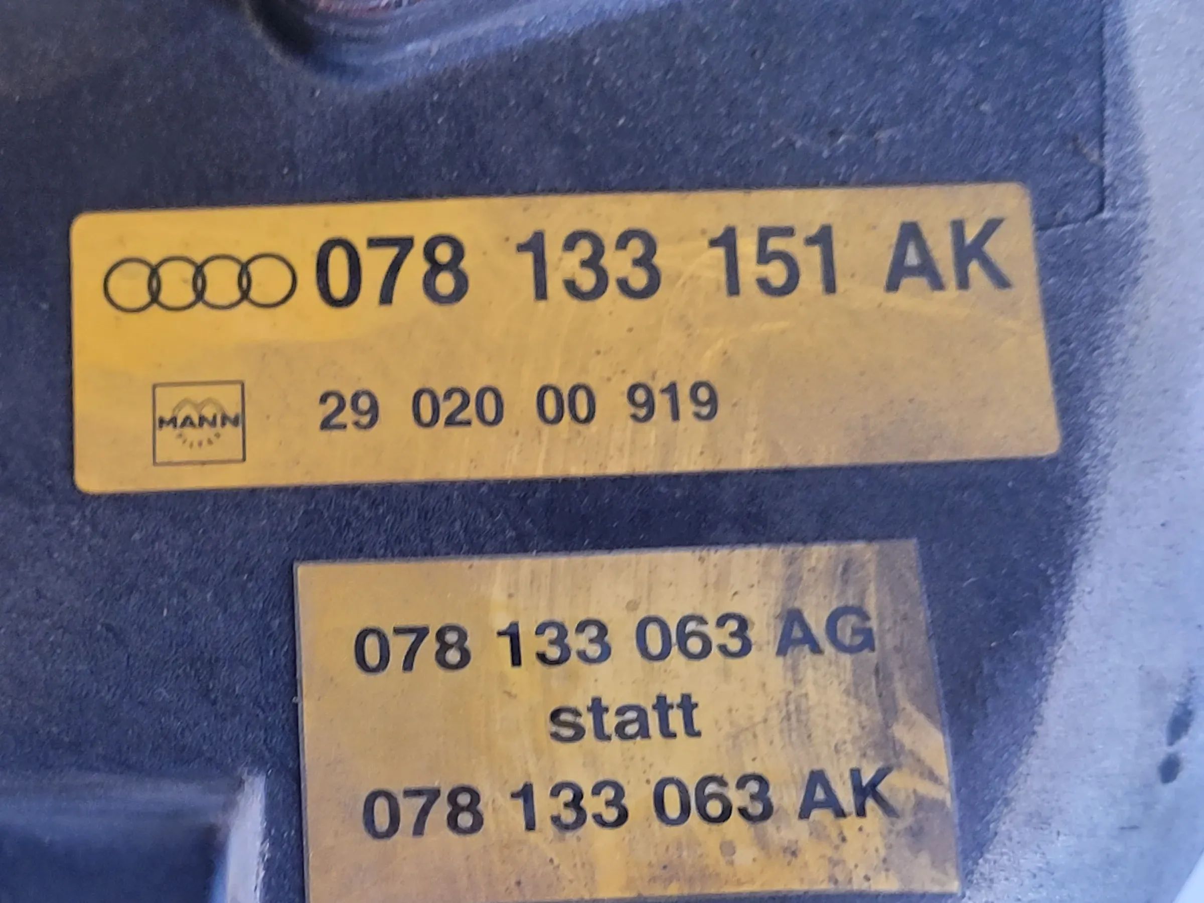 Audi A4/A6 4B/8D 2.4, 121KW Ansaugbrücke Ansaugkrümmer 078133151AK Original