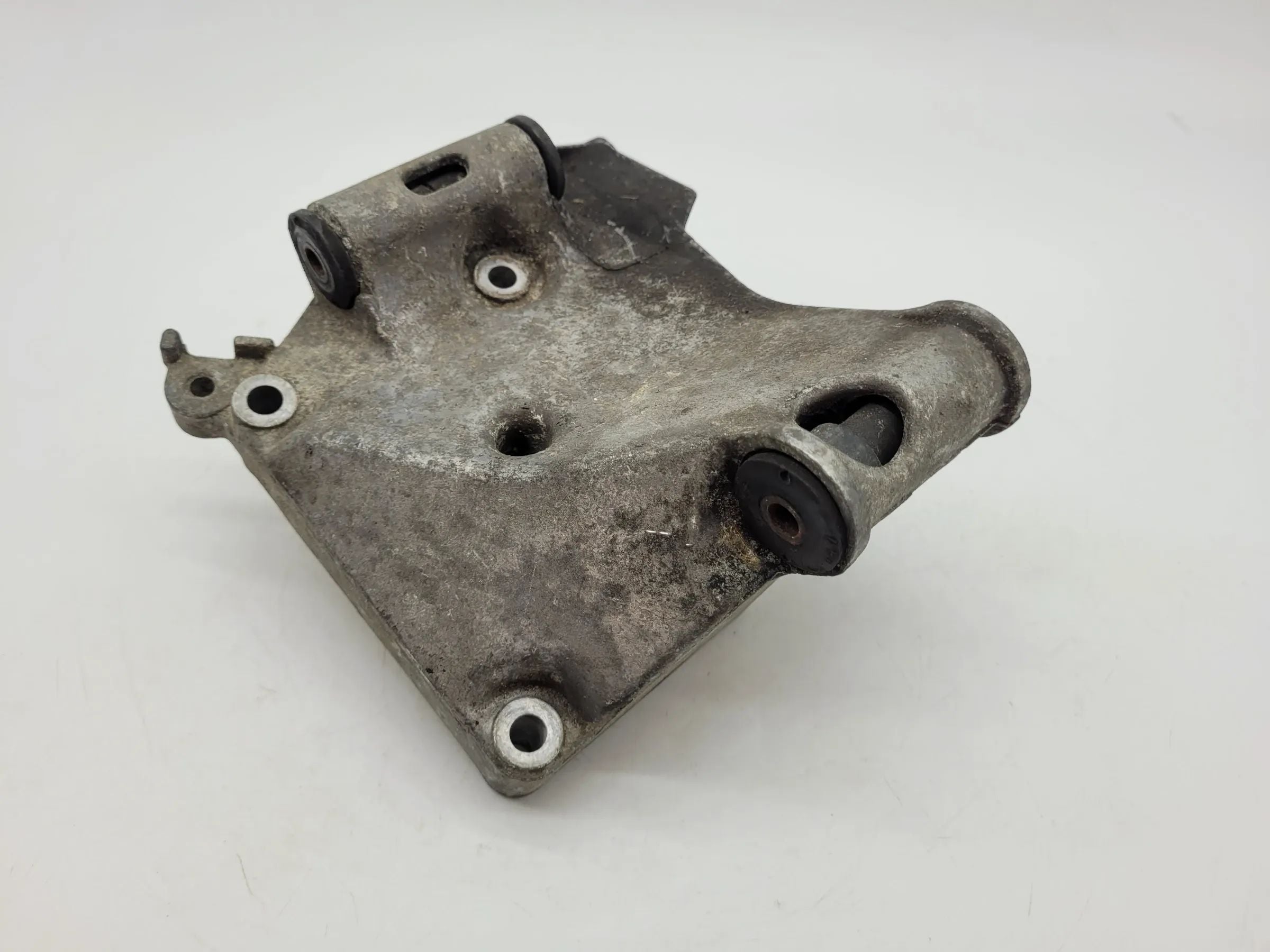 BMW 3er E36 Motorhalter Halterung Lichtmaschine 1721865.9 (Original)