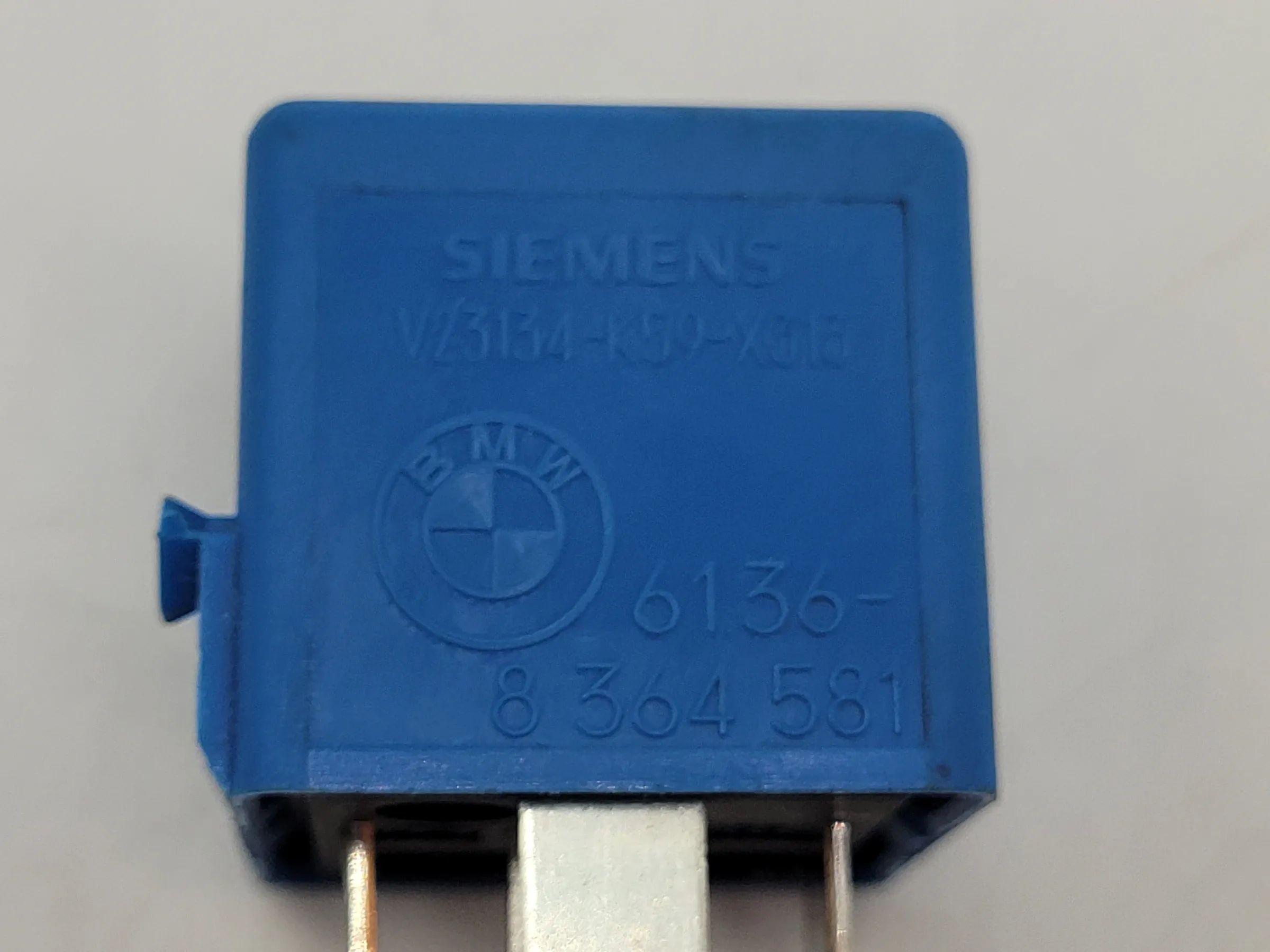 BMW 3er/5er E36/E39/E46 etc Steuereinheit Relais Blau 61.36-8364581 (Original)