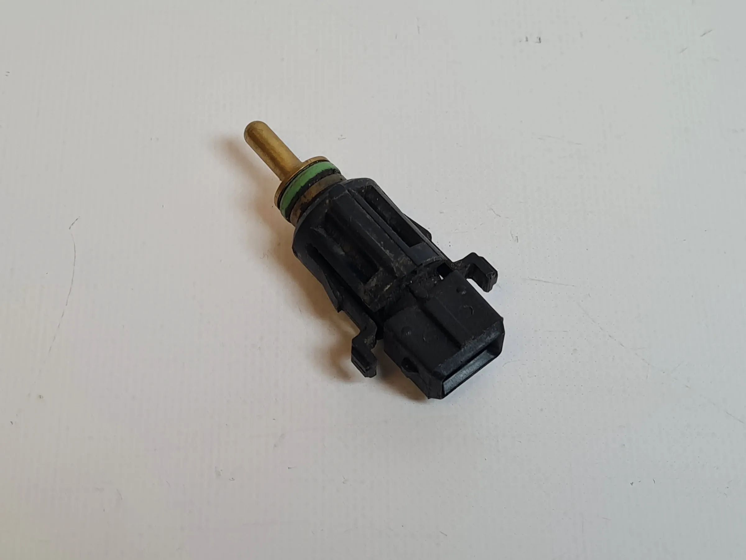 BMW 1 3 5 7 er E60 E61 E65 E70 E87 E90 Temperatursensor Kühlmittel 1433077 Orig.