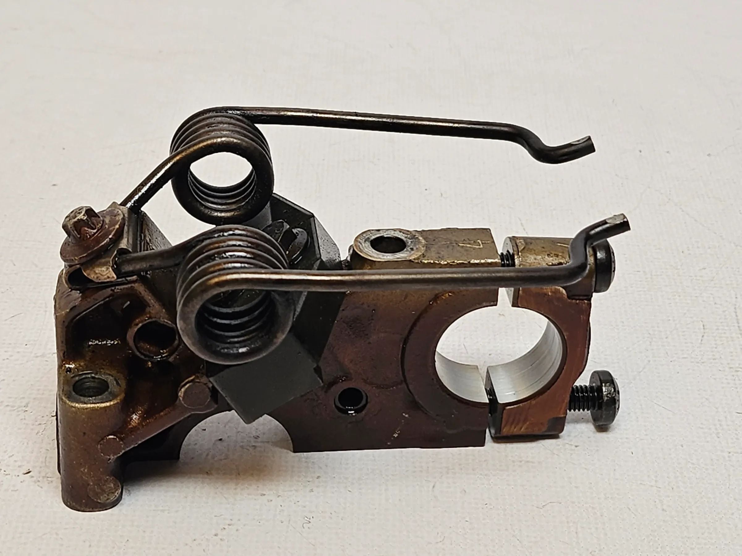 BMW F20/F21  -N13B16 1,6L - Mini R57 R56 R60 R58 Nockenwelle Lager Bock 7