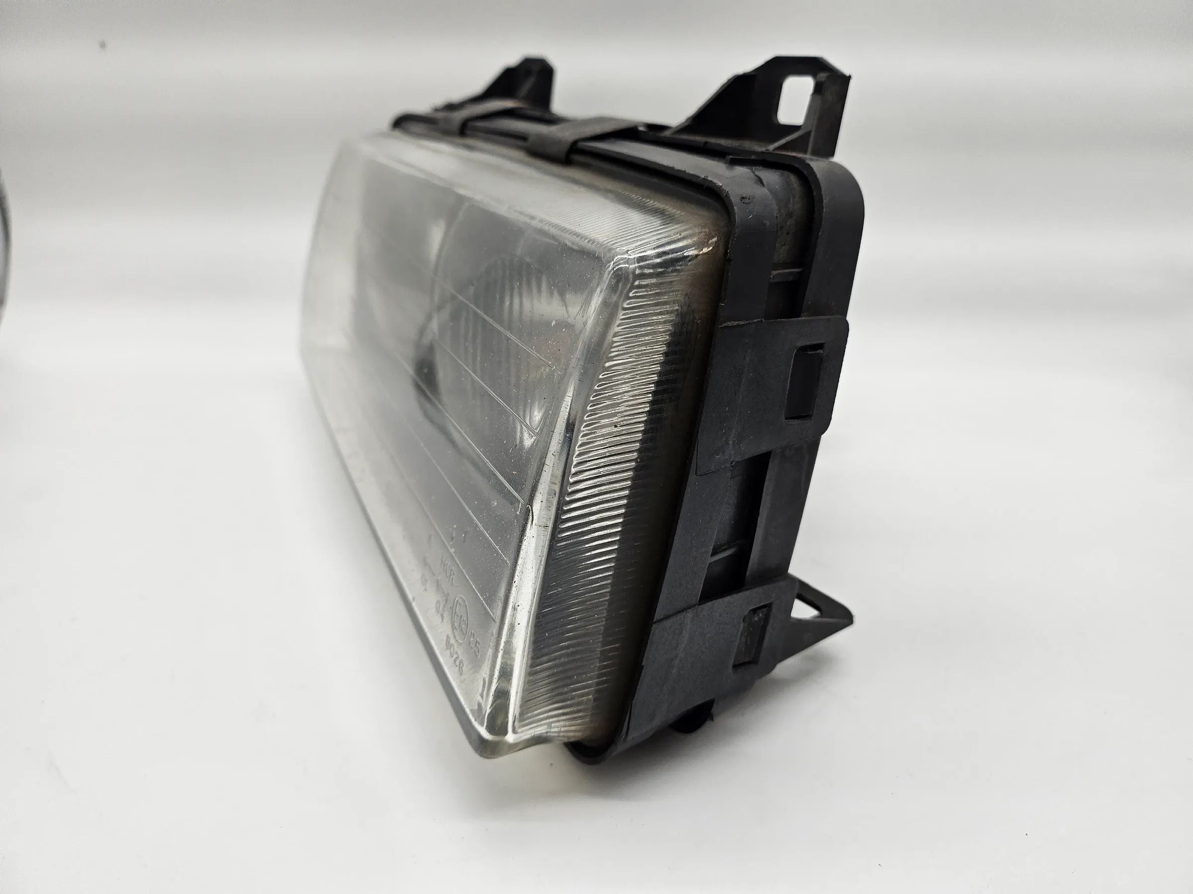 BMW E36 316 BJ98 75KW Faro Anteriore Destro con Motorino Regolazione VR 8353802