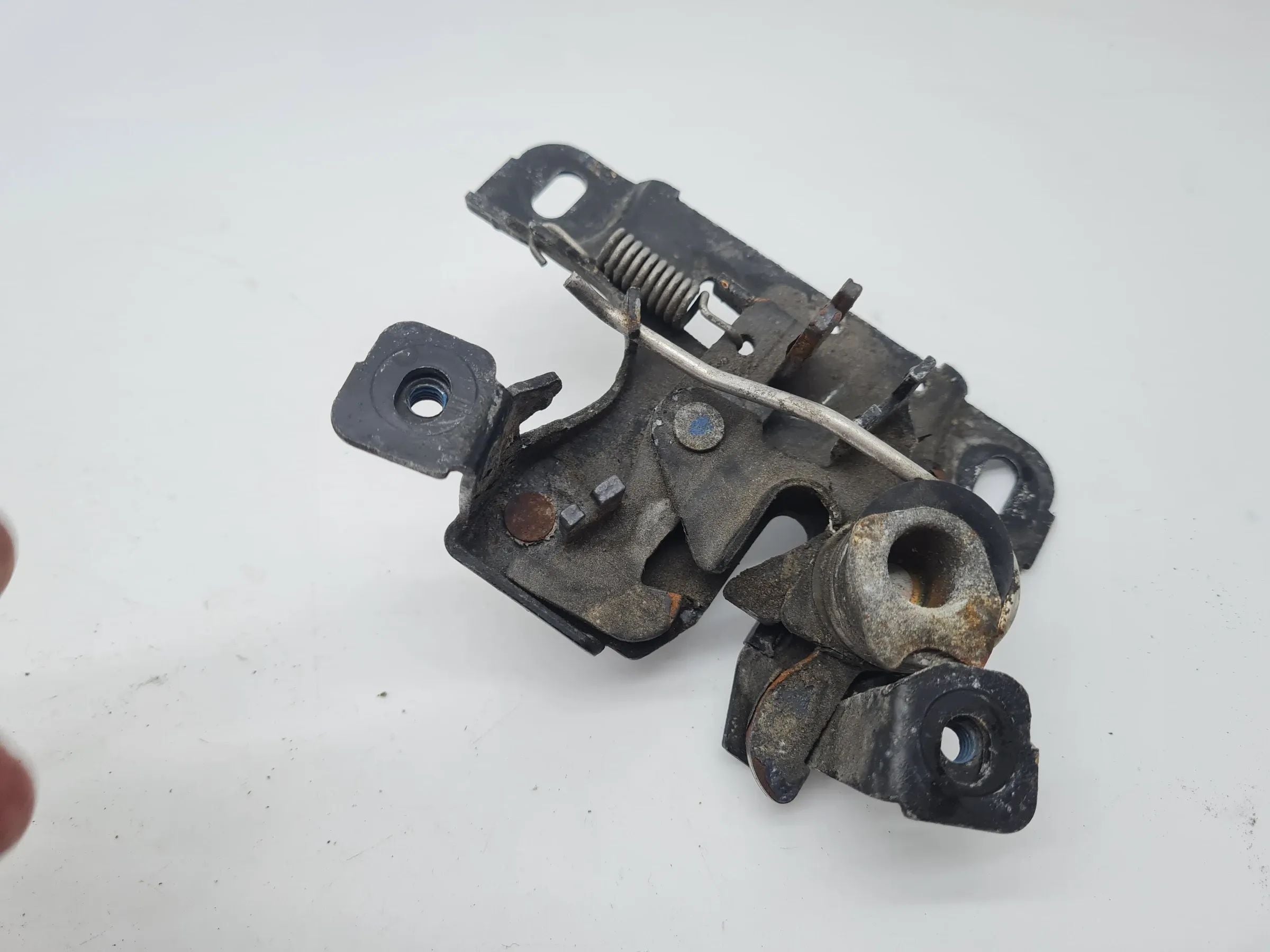Original Audi A6 (4B2/4B4) Motorhaube Motorhaubenschloss 8D0823508