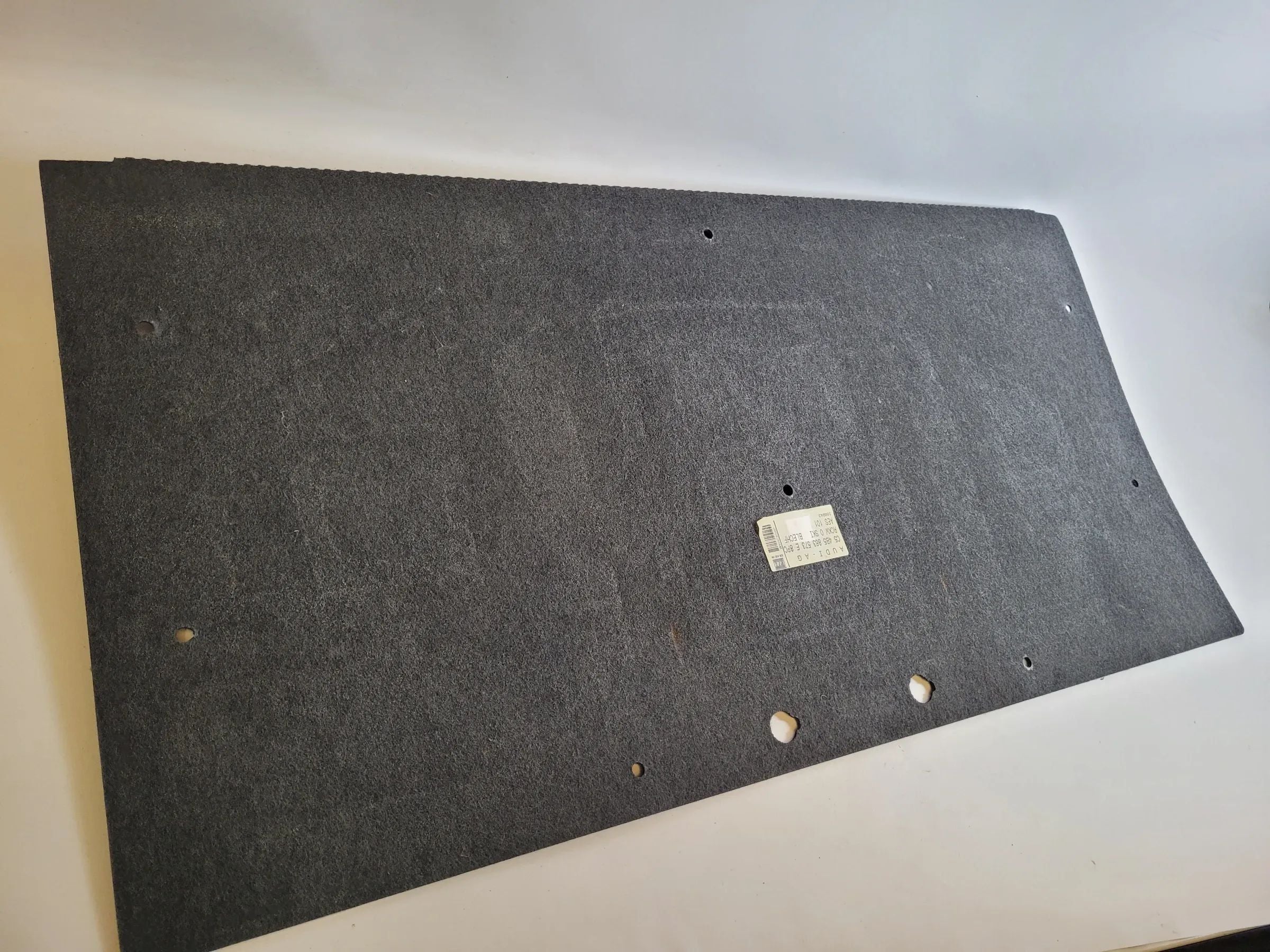 Original Audi A6 (4B2/4B4) Kofferraum Teppich Liner Hinten 4B5863573E