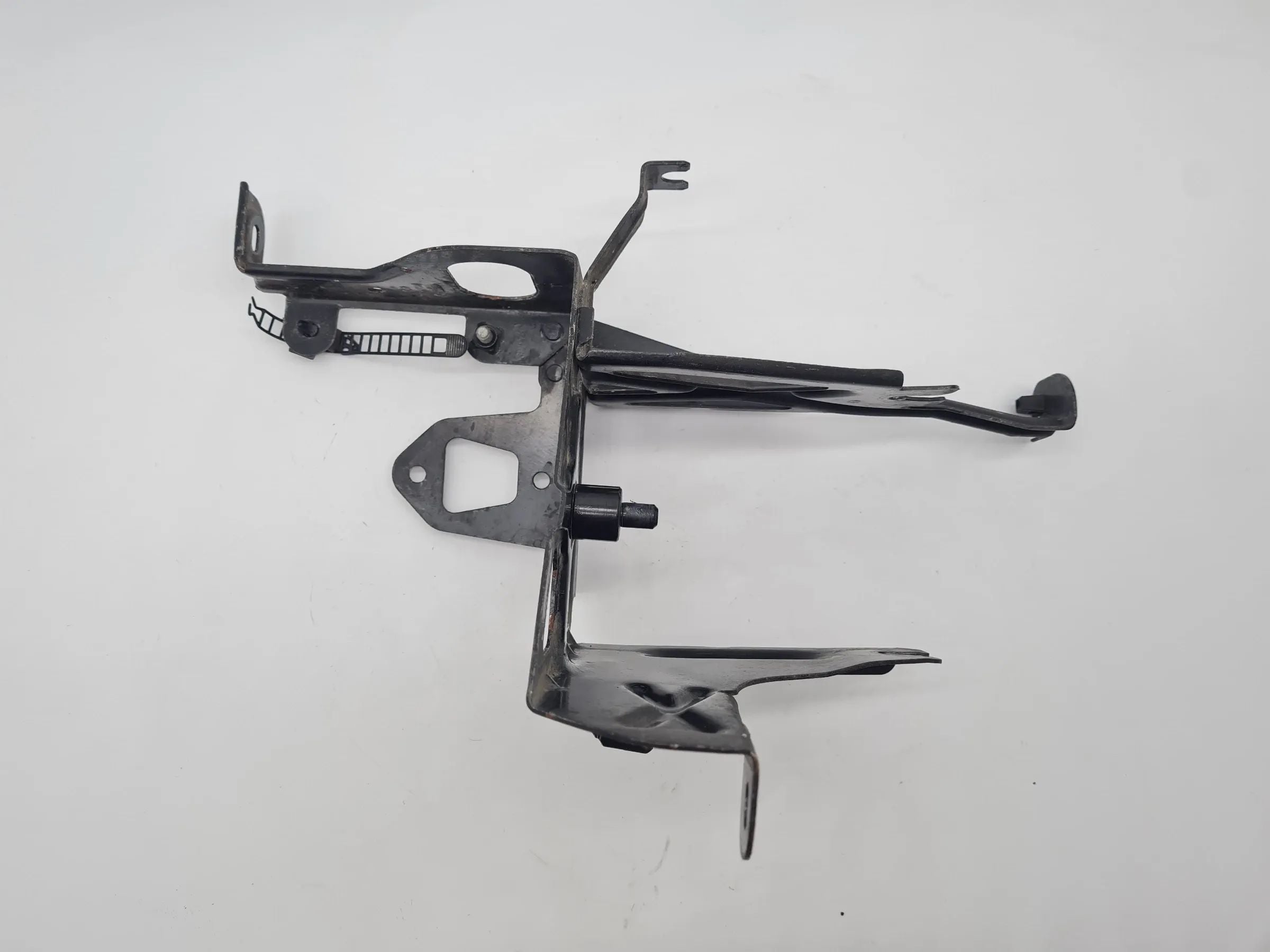 Original Audi A4 S4 B7 (8E/8H) Halterung Träger ABS Hydraulik 8E0614119