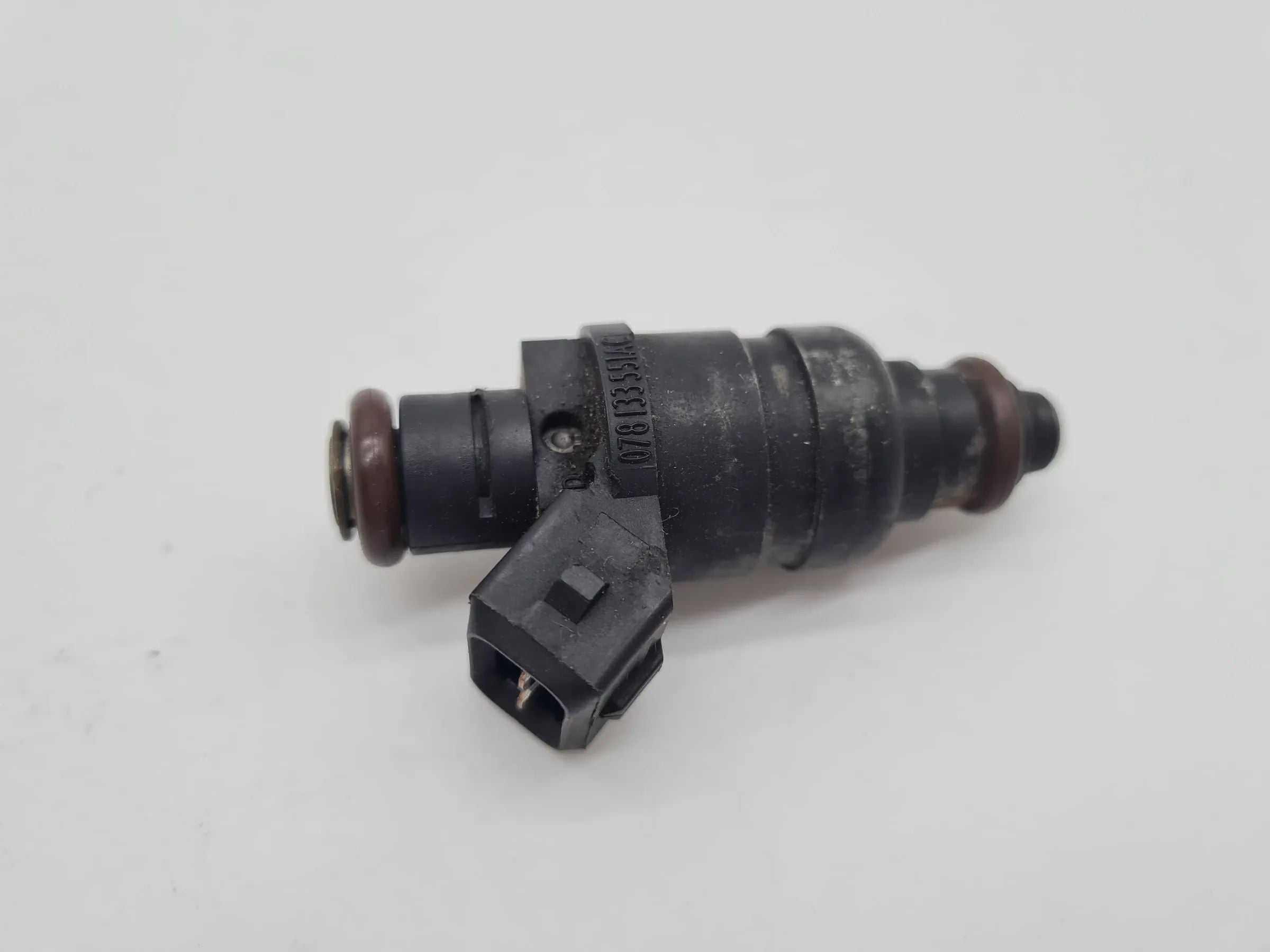 Original Audi A6 (4B2/4B4) 2.4 V6 121KW AGA Injektor Einspritzdüse 078133551AC