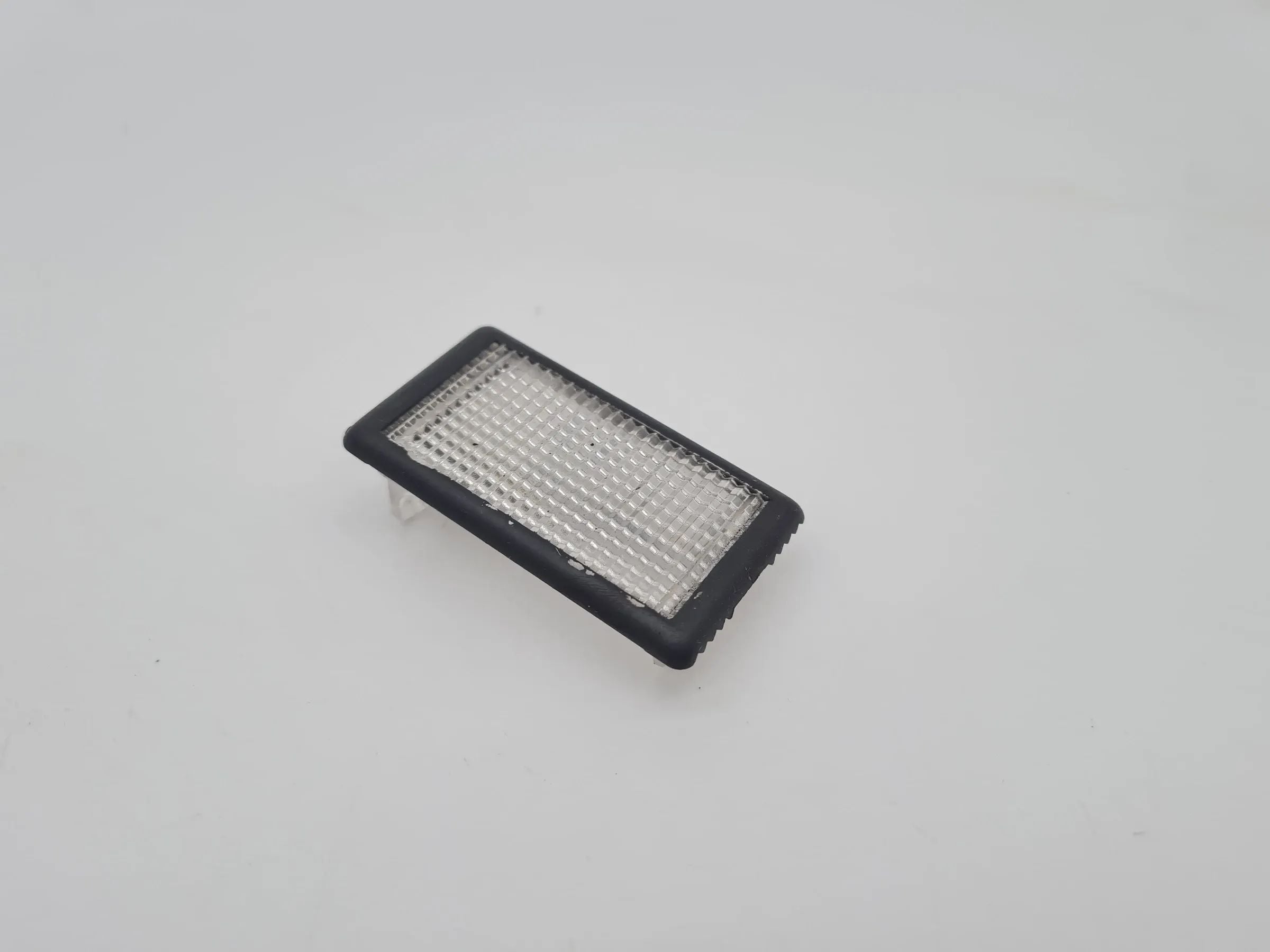 Original Audi A6 (4B2/4B4) Kofferraum Leuchte Blende Grauer Rahmen