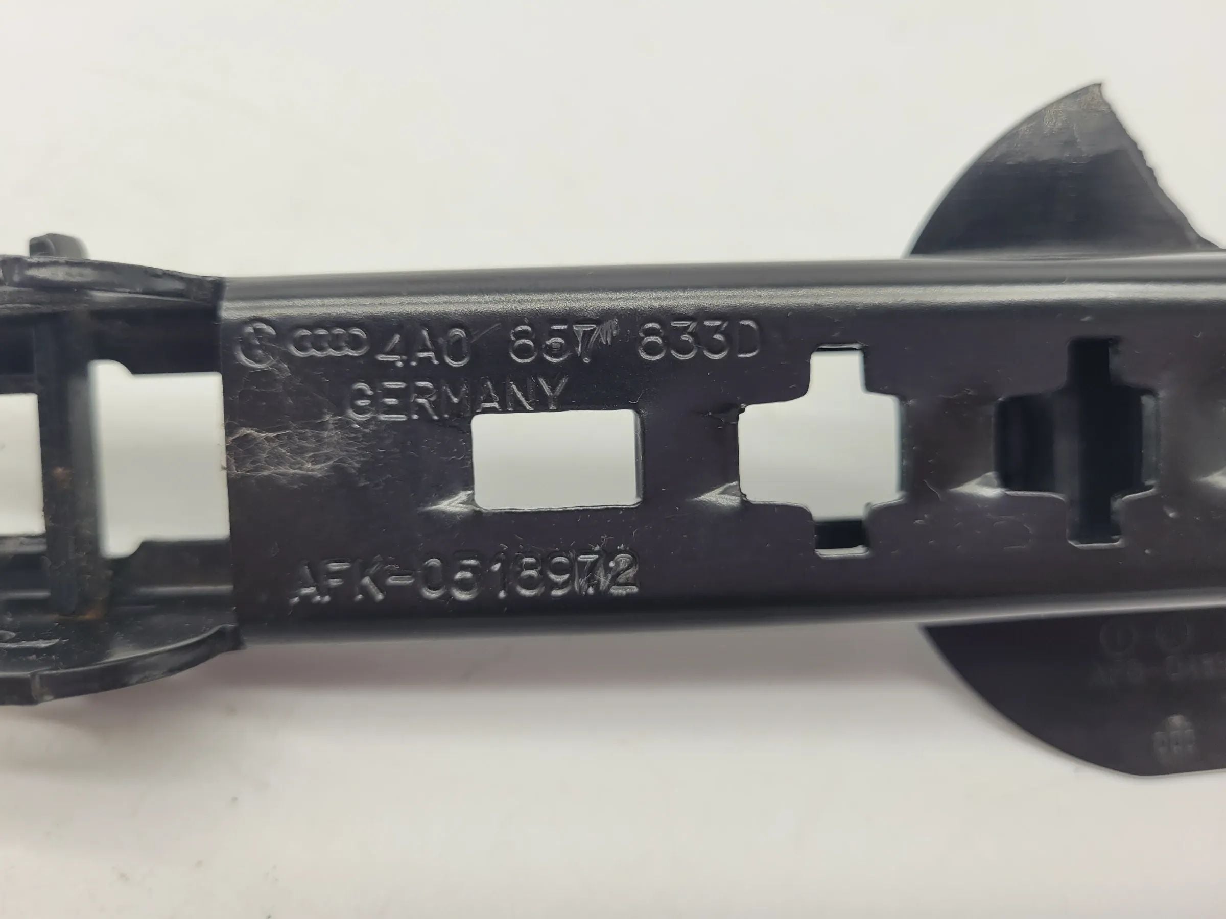 Original Audi A6 Gurtversteller Höhenverstellung Vorne Rechts 4A0857833D