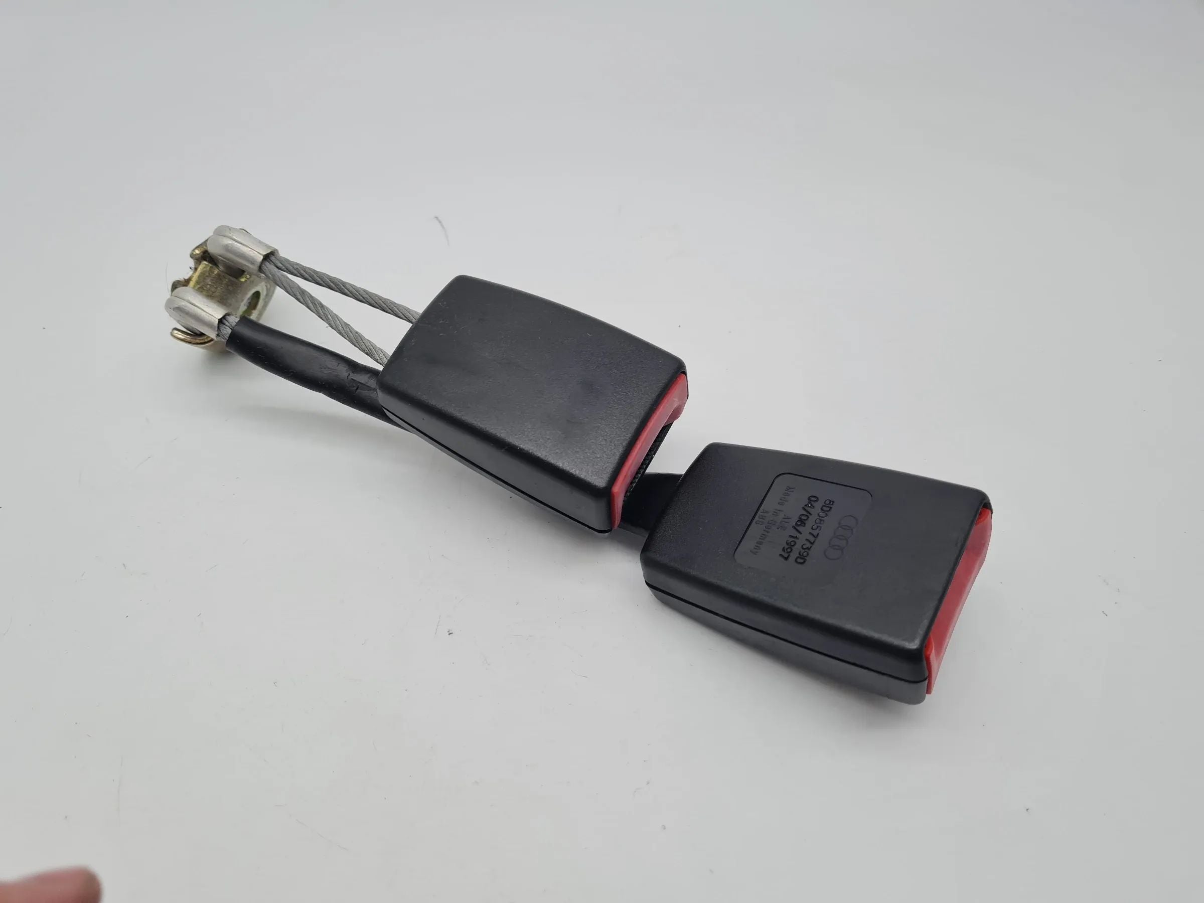 Original Audi A6 (4B2/4B4) Gurtschloss Gurt Hinten Links 4D0857739D