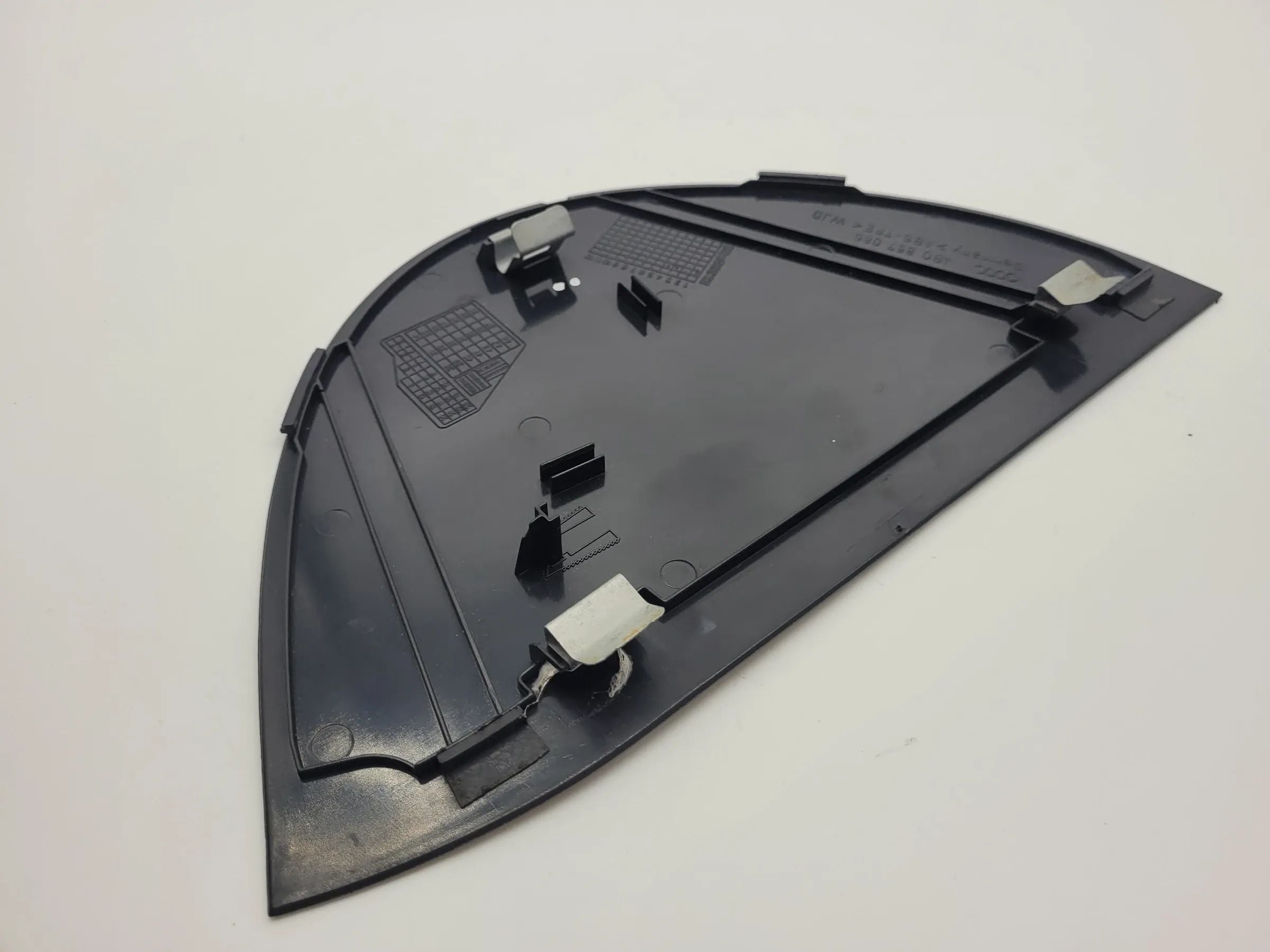 Original Audi A6 (4B2/4B4) Armaturenbrett Seitenblende Rechts Schwarz 4B0857086