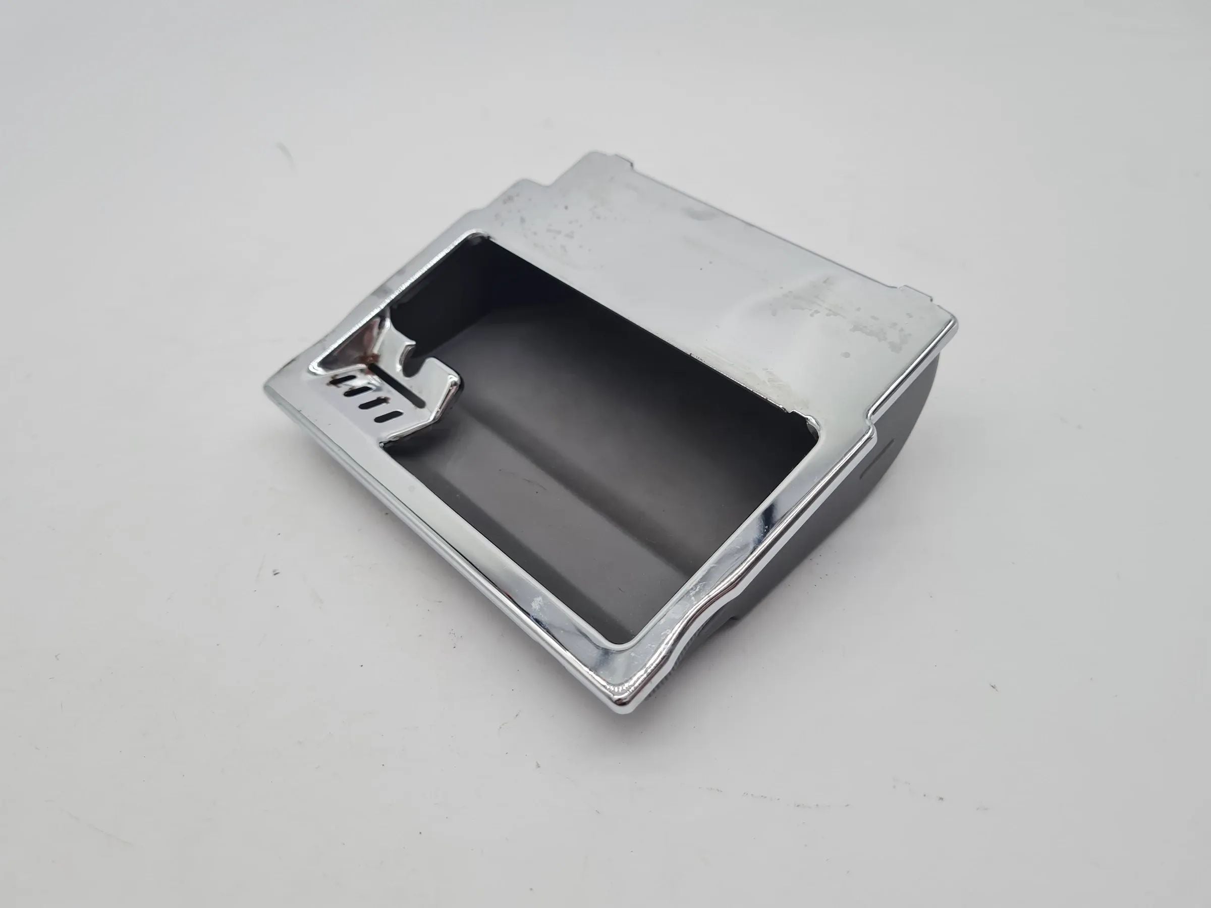 Original Audi A6 (4B2/4B4) Aschenbecher Einsatz Vorne Silber 4B0857951F/G