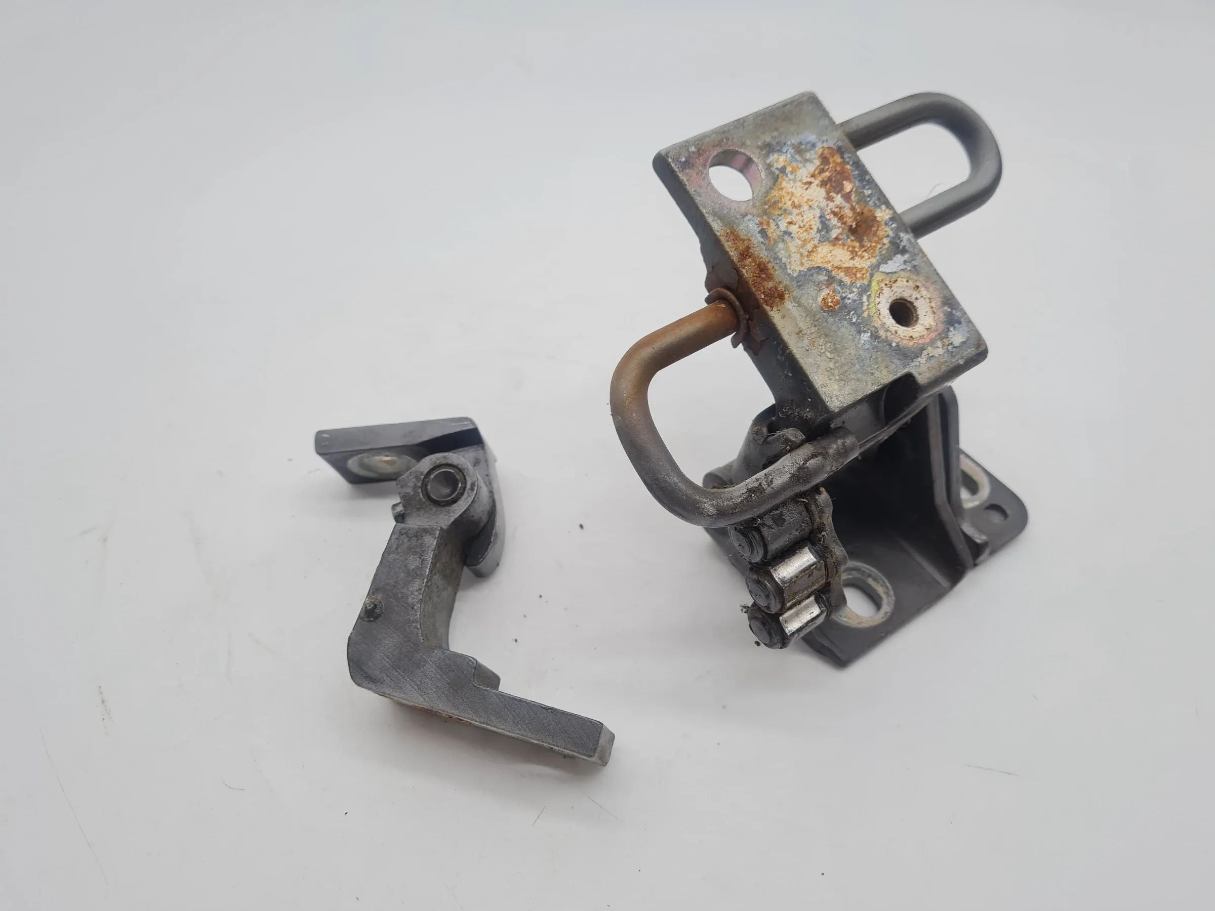 Original Audi A6 (4B2/4B4) Türscharnier Satz Set Vorne Rechts 4B0831412