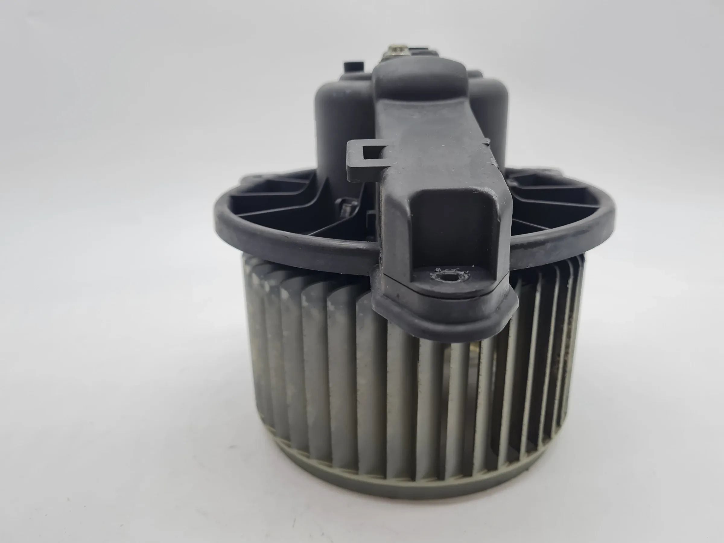 Original Audi A6 (4B2/4B4) Gebläsemotor Heizungsgebläse Innenraum 0130111202