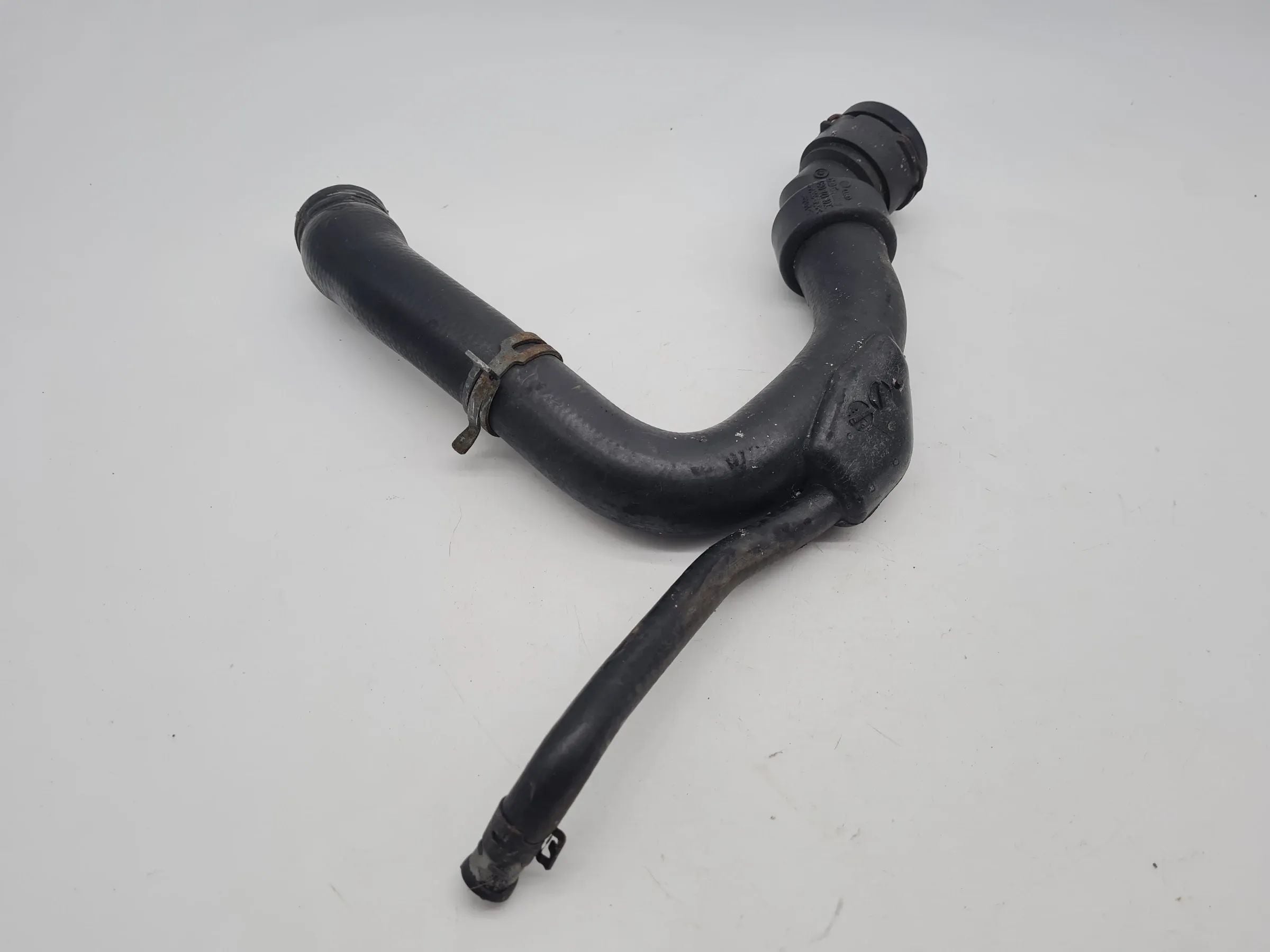 Original Audi A6 (4B2/4B4) 2.4 V6 Kühlerschlauch Kühlwasser 4B0121101C