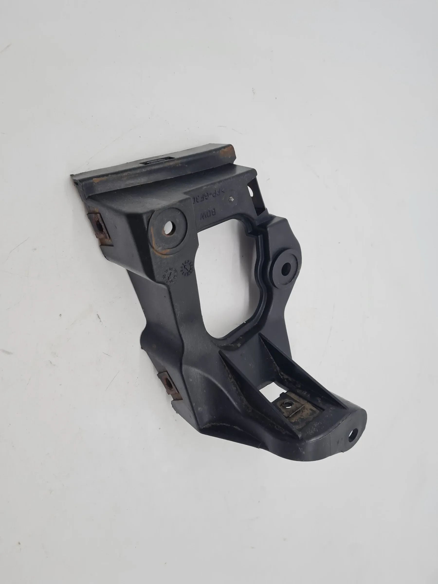 Original Audi A6 (4B2/4B4) Halter Seitenschweller Rechts Vorne 4B0853922A