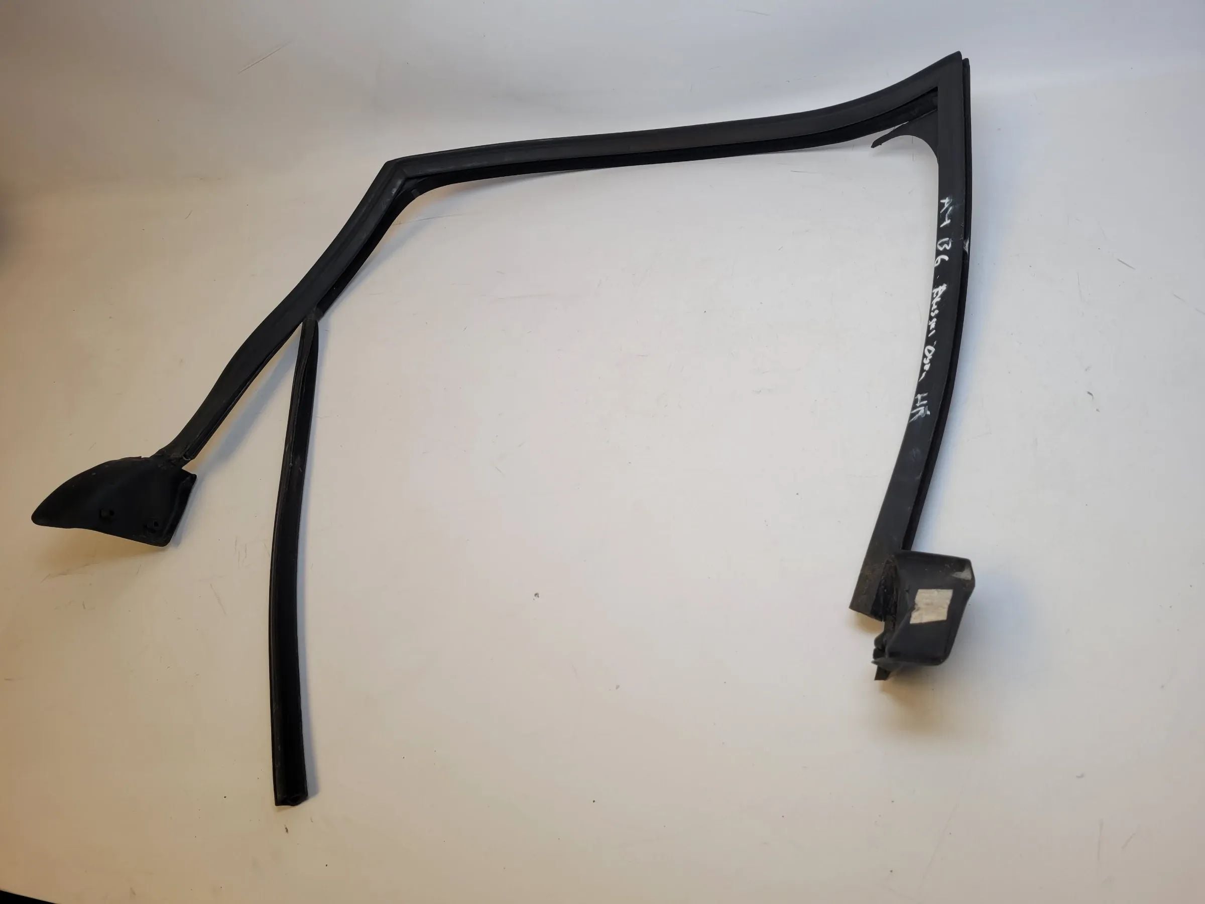 Original Audi A4 (8E/B6/B7) Tür Fenster Dichtung Rechts Hinten 8E5839440