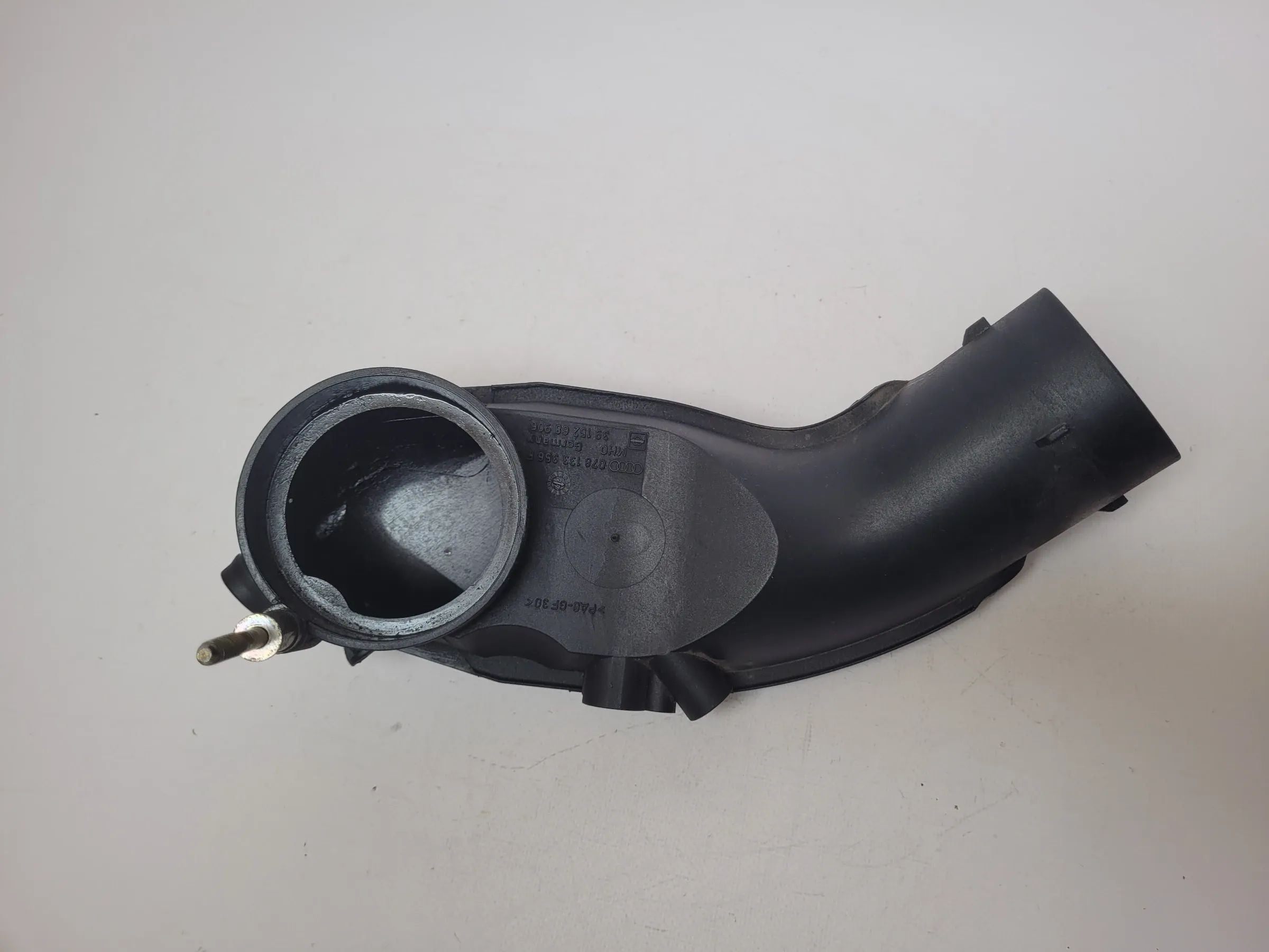 Original Audi A6 (4B2/4B4) Ansaugrohr Ansaugstutzen Luftrohr 078133356F