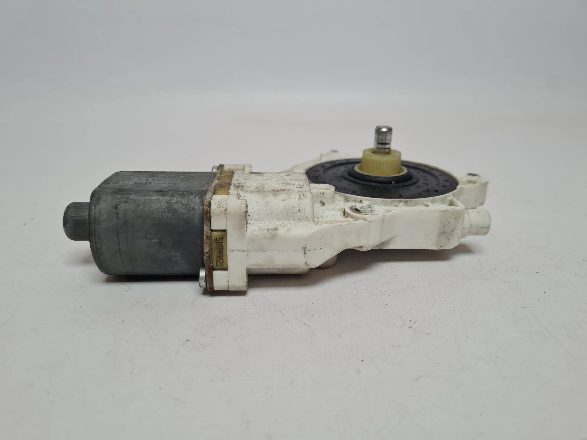 Original Nissan Micra III 3 (K12) Fensterhebermotor Rechts Vorne 0130822203
