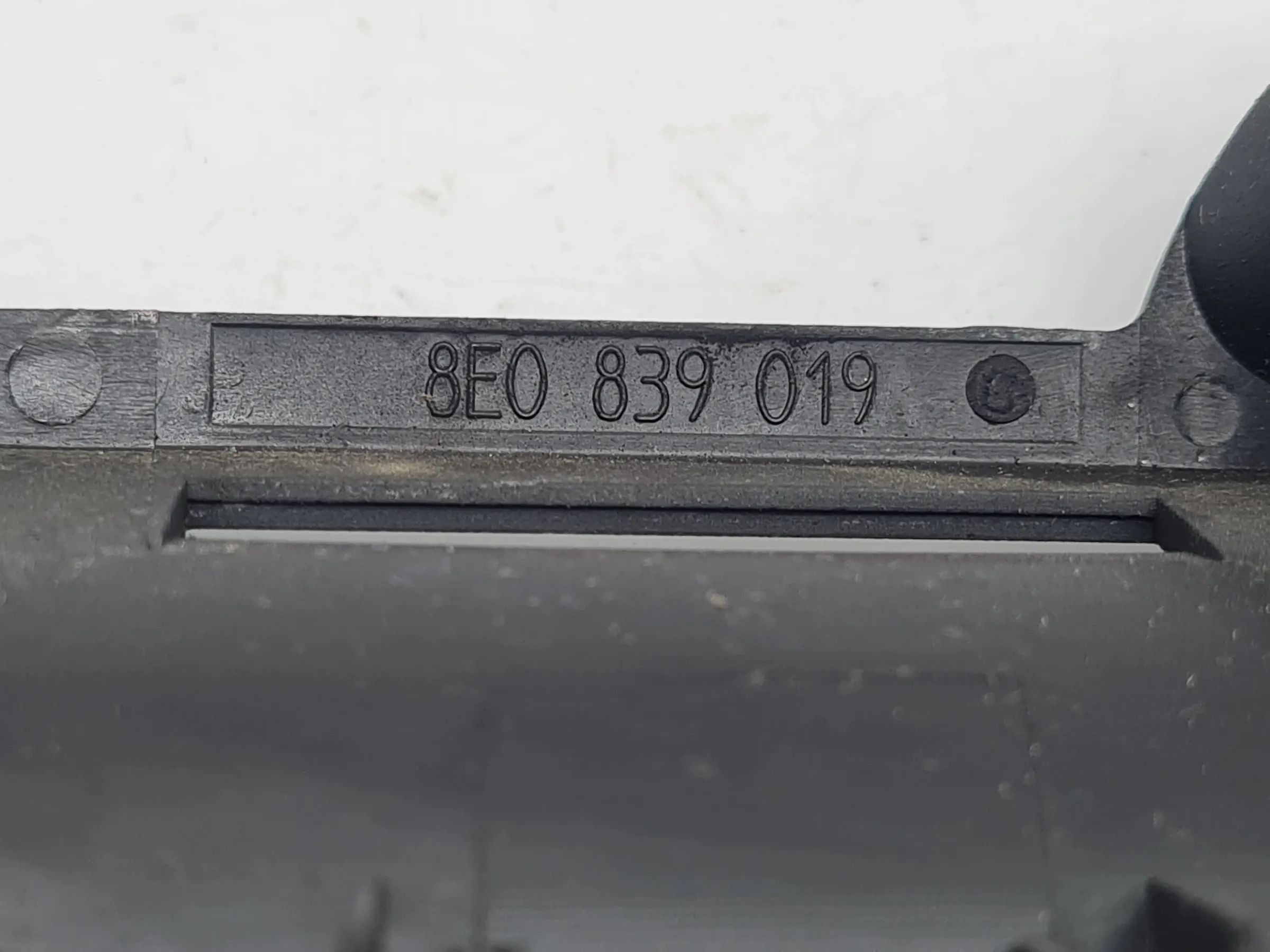 Original Audi A4 (8E/B6/B7) Türgriff Innengriff Hinten Links 8E0839019