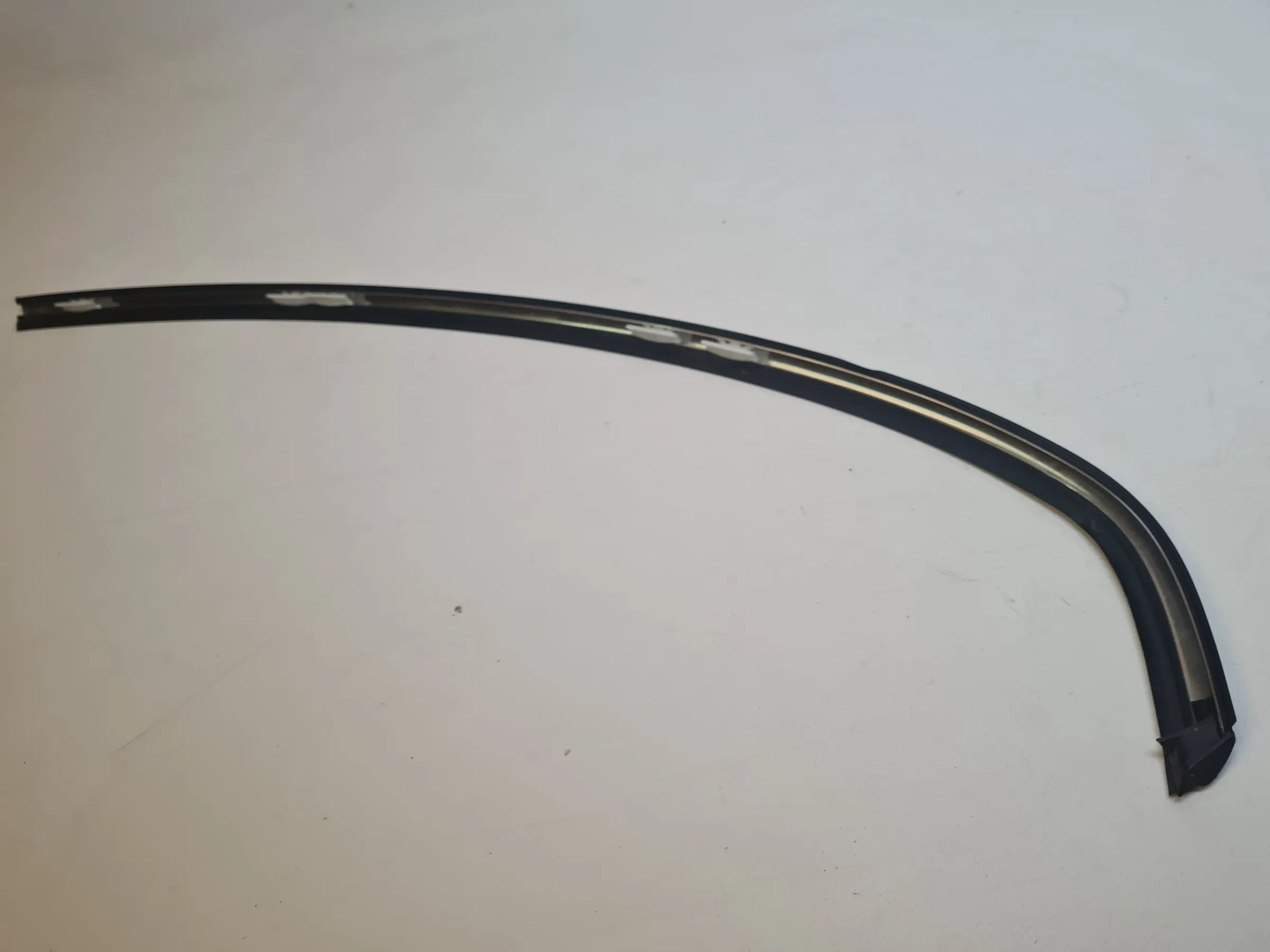 Original Mini One (R50/R53) Dichtung Windschutzscheibe Vorne Links 7051527