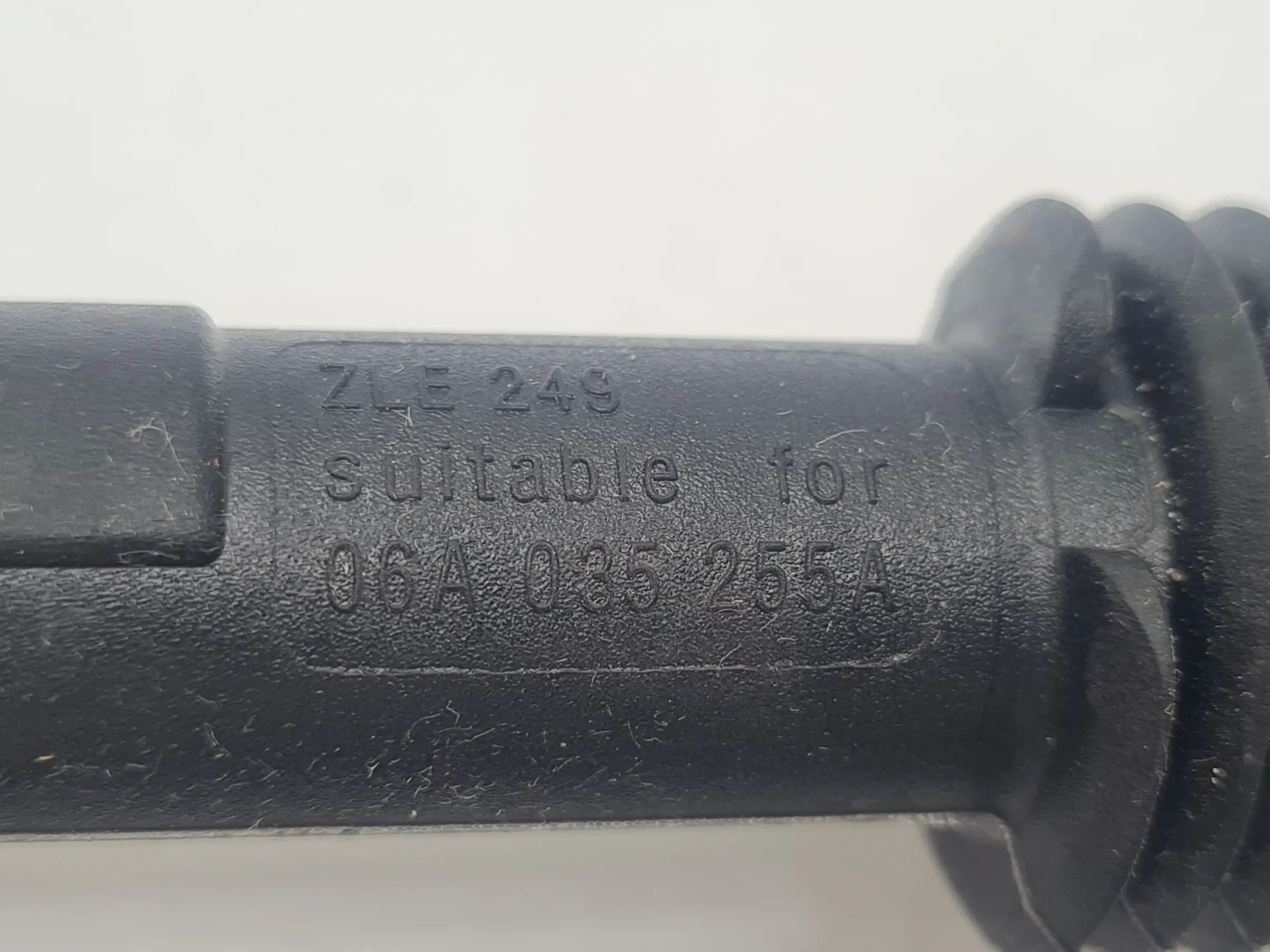 Original Audi A6 (4B2/4B4) 2.4 V6 121KW AGA Set Zündkabel (x6) 06A035255A