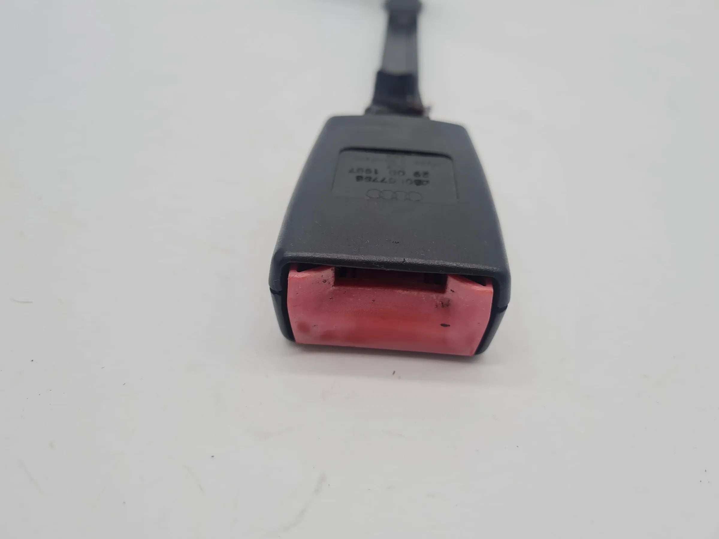Original Audi A6 (4B2/4B4) Gurtschloss Beifahrersitz Vorne Rechts 4B0857756