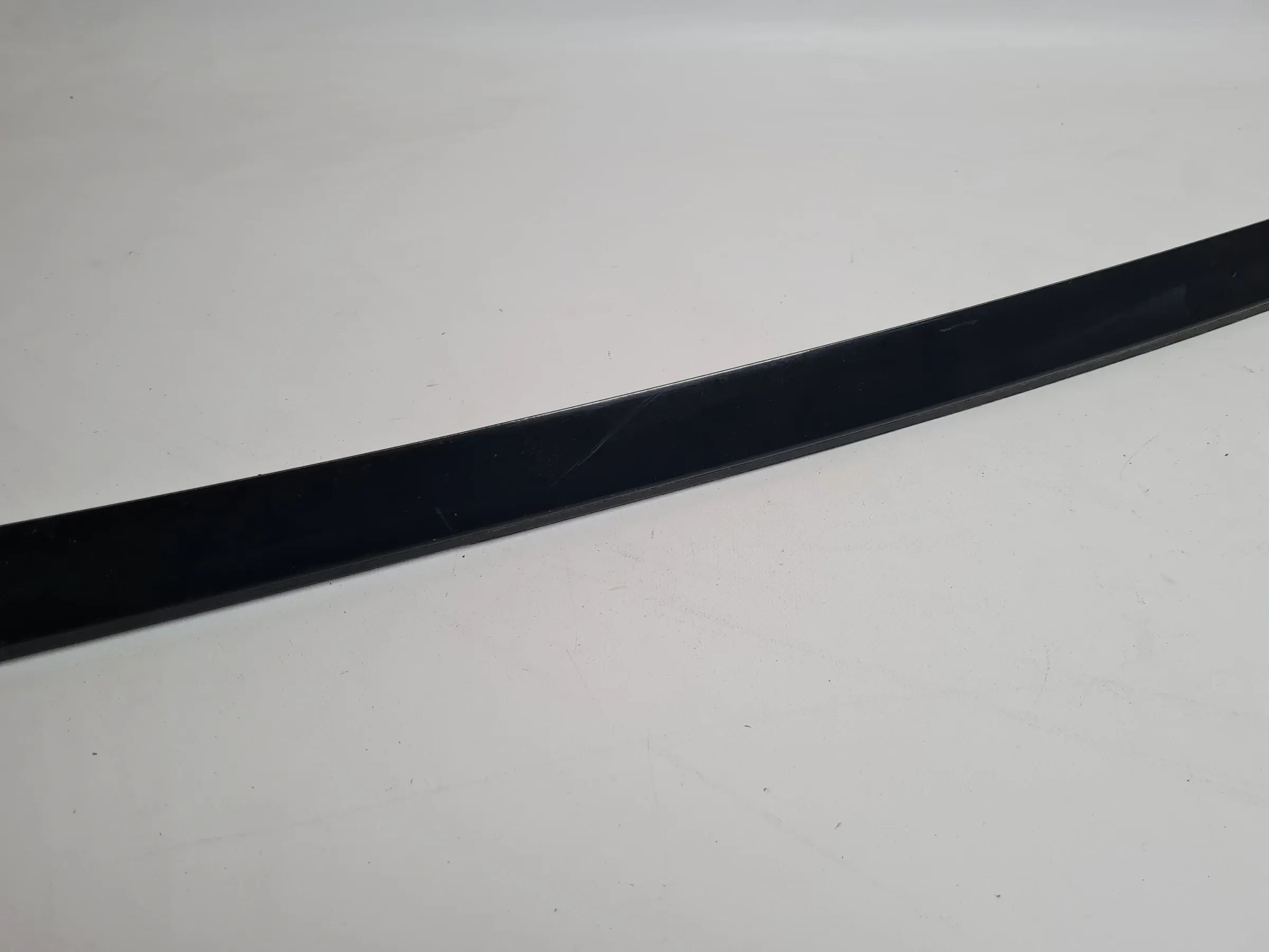 Original Mercedes-Benz C-Klasse (W203) Dachzierleiste Links A2037800156