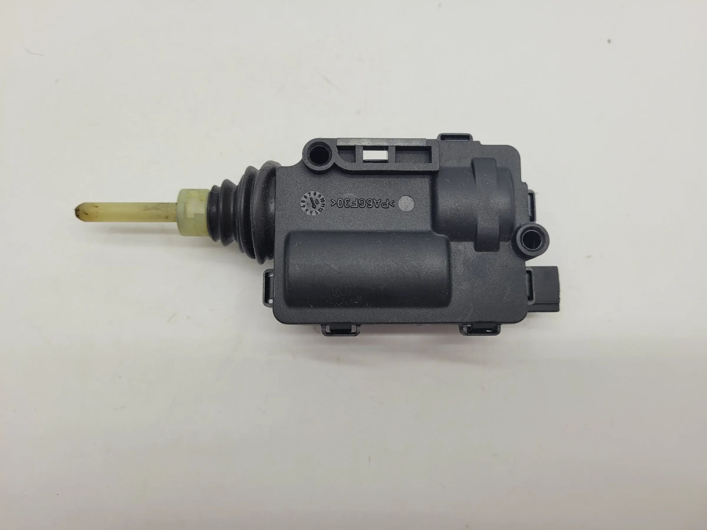 Original Opel Meriva A (X03) Stellmotor ZV Tanklappe 13120789