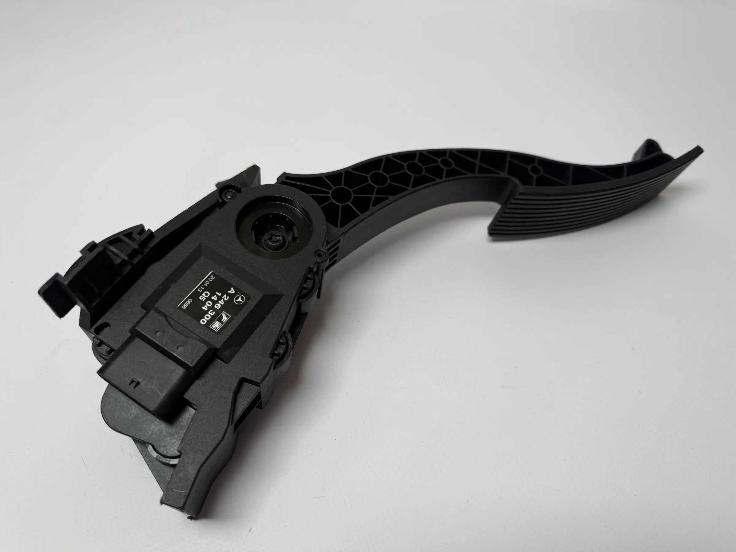 Original Mercedes-Benz B-Class B180 W246 accelerator pedal potentiometer A2463001404 