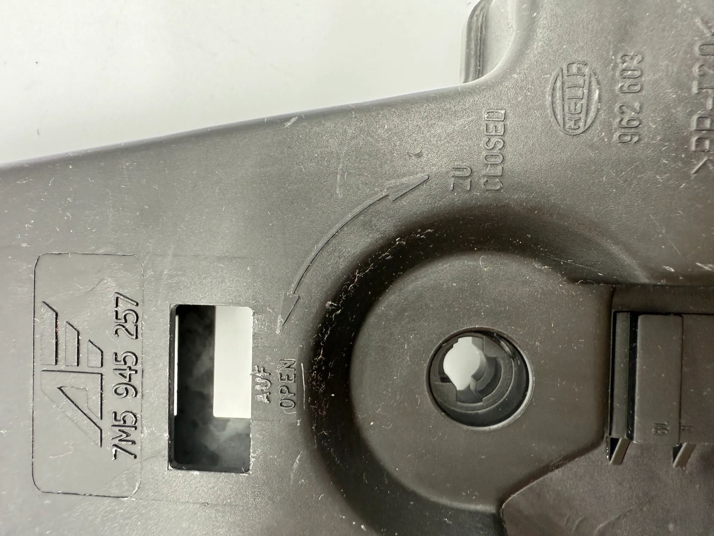 อะไหล่แท้ Ford Galaxy WGR 7M5945257 แผงโคมไฟท้ายซ้าย