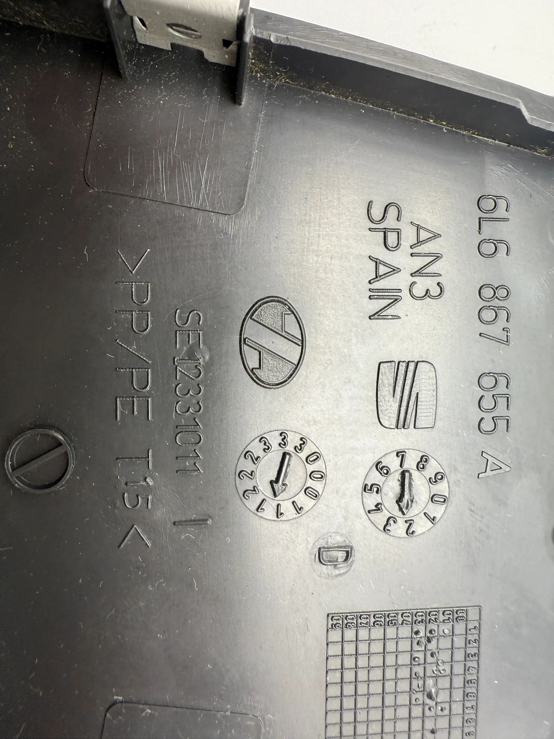 Original Seat Ibiza III 3 Maintenance Flap Cover Tailgate Left 6L6867655A