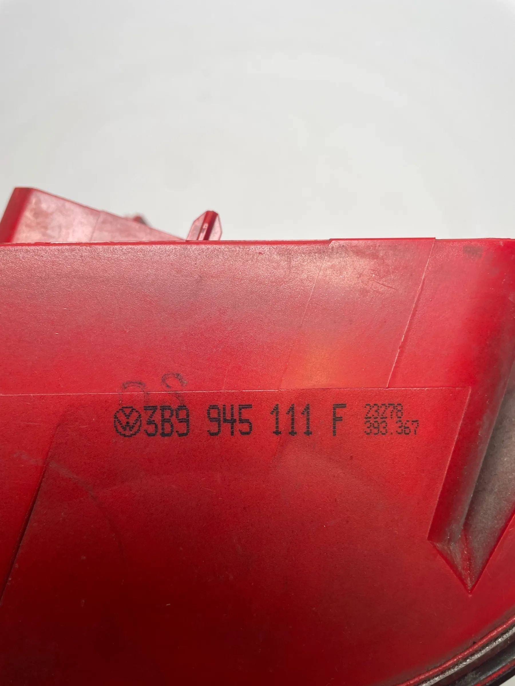 VW Passat Variant 3B5/3B6 Rear Light Left Back Black 3B9945111F