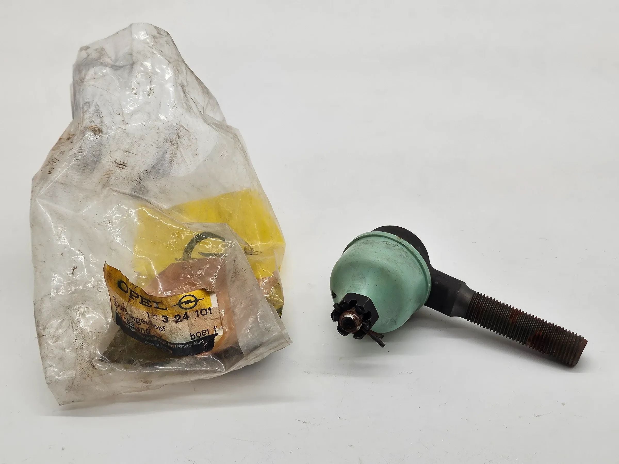 Original Opel Oldtimer Spurstangenkopf vorne rechts 324101