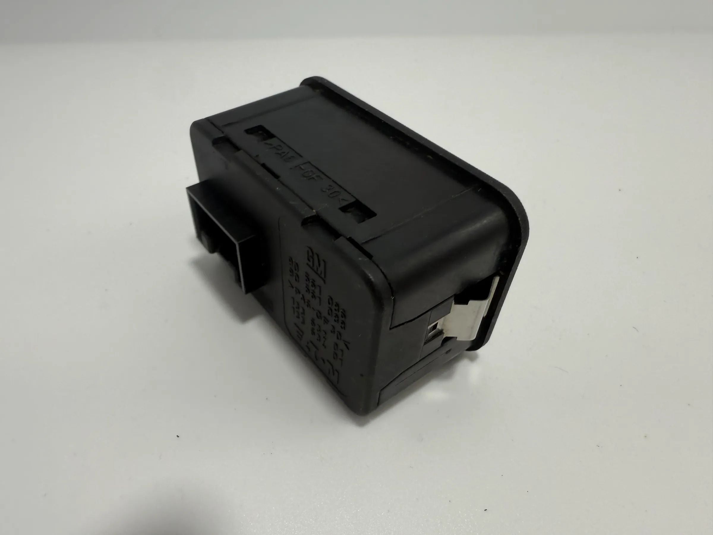 Oryginalny przełącznik szyb lewy Opel Astra G Delphi 13363201 / 90561088