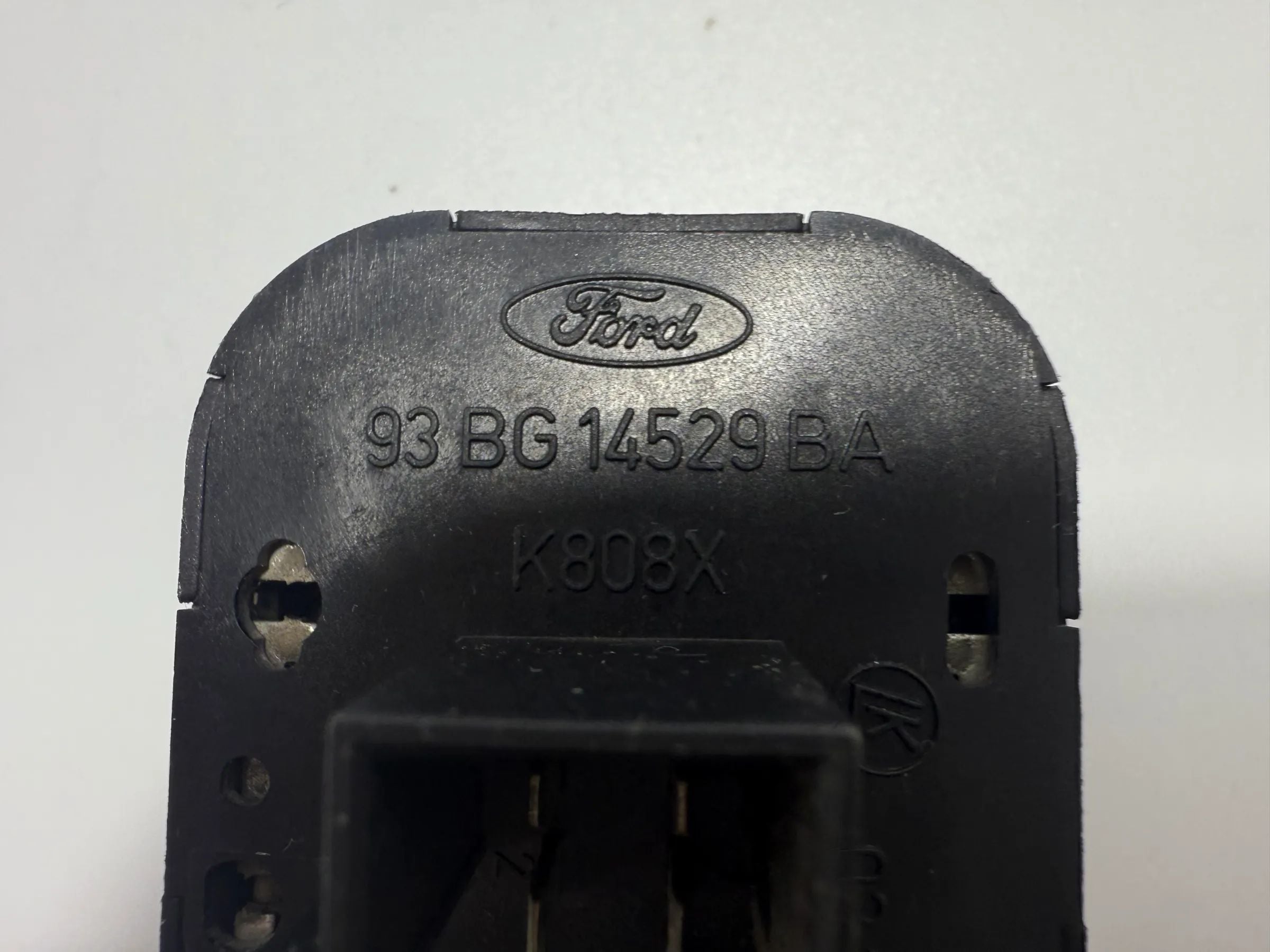 Oryginalny przełącznik podnośnika szyby lewy Ford Mondeo I / II 93BG14529BA / 03160400