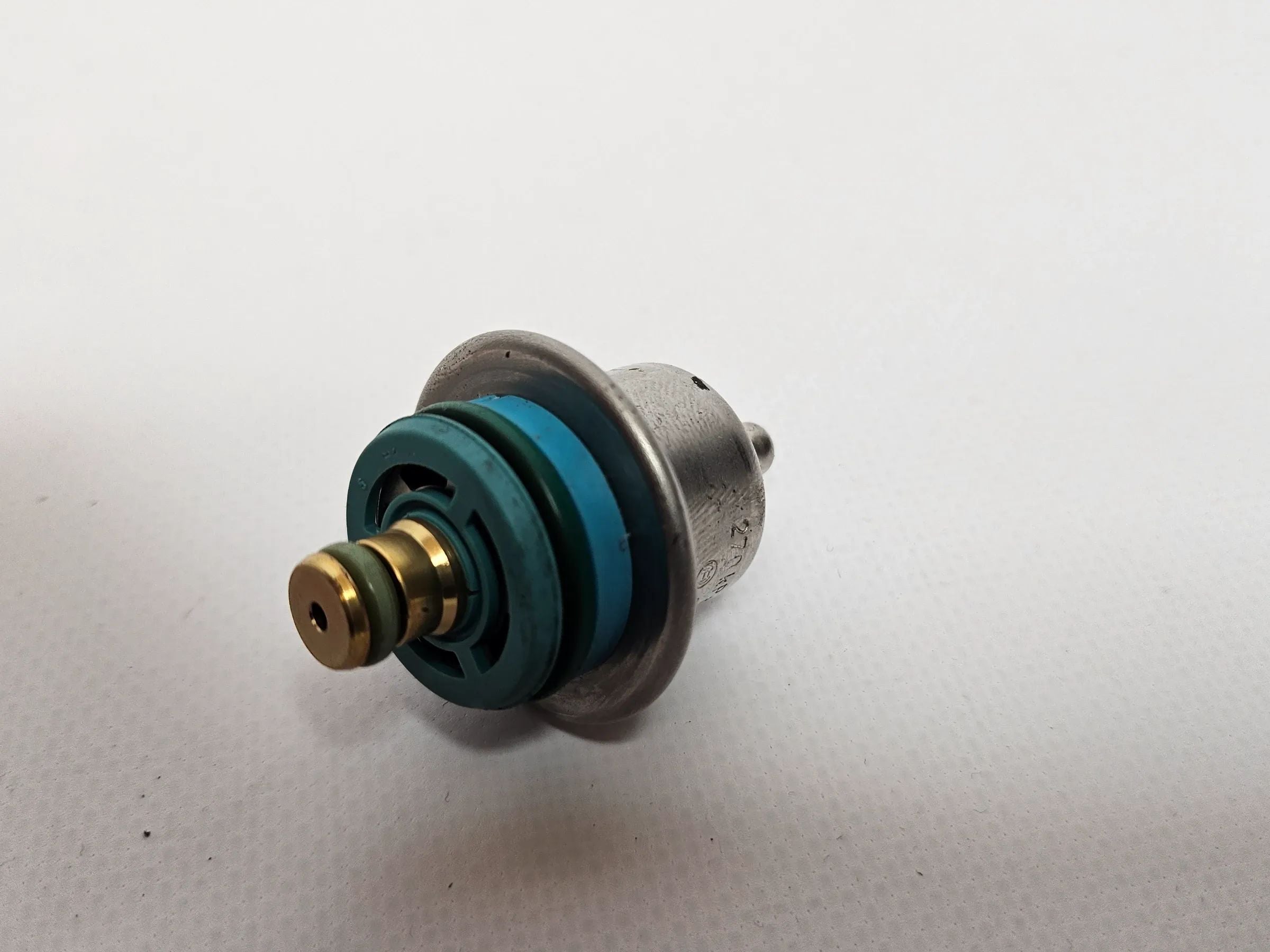 Ford Fiesta 4 KA RBT 1.3i fuel pressure regulator pressure regulator 0280160585 96MF9C968DA 