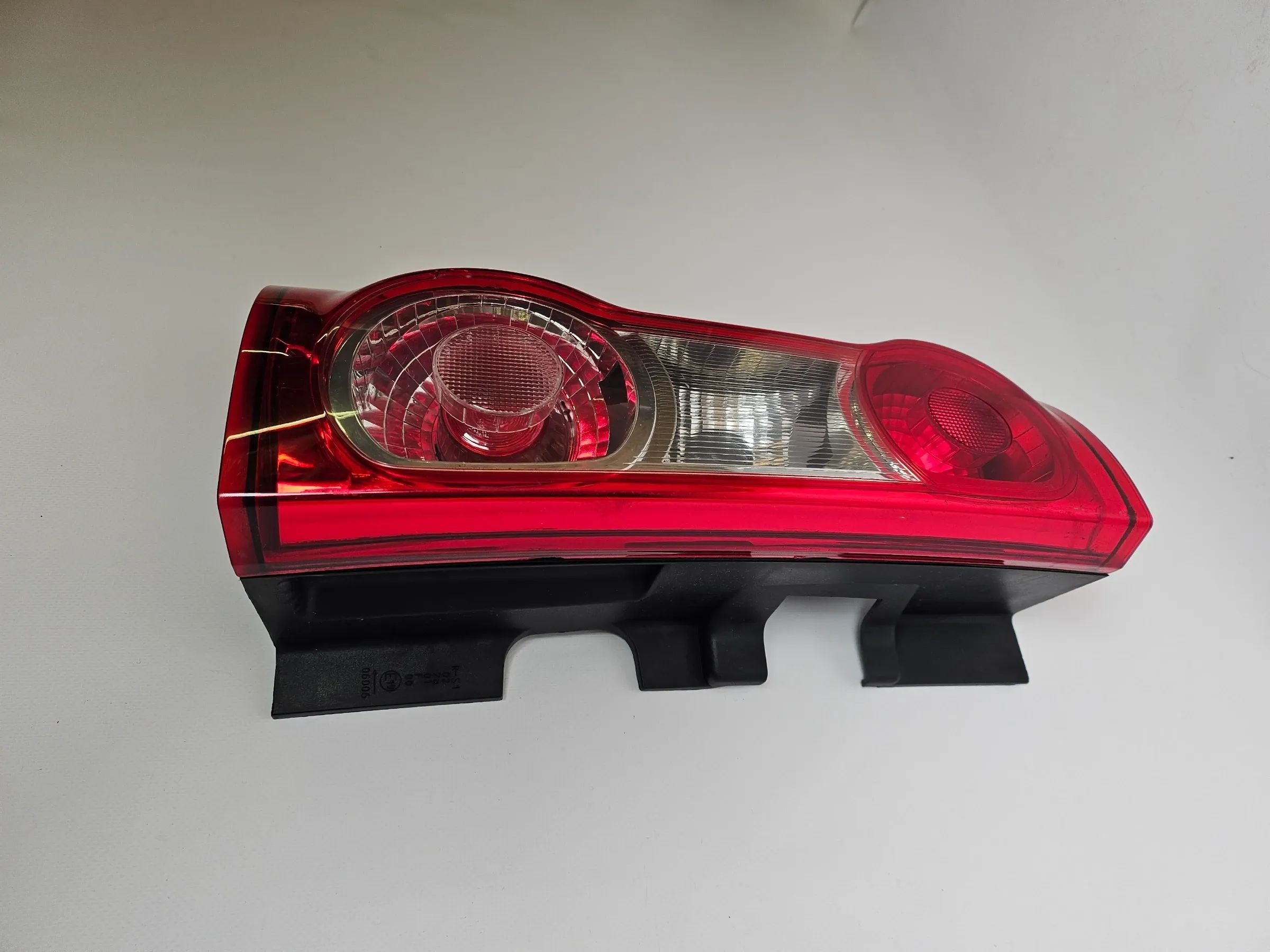 Oryginalna lampa tylna lewa Dacia Logan MCV (06–09) 89036237 8200413996